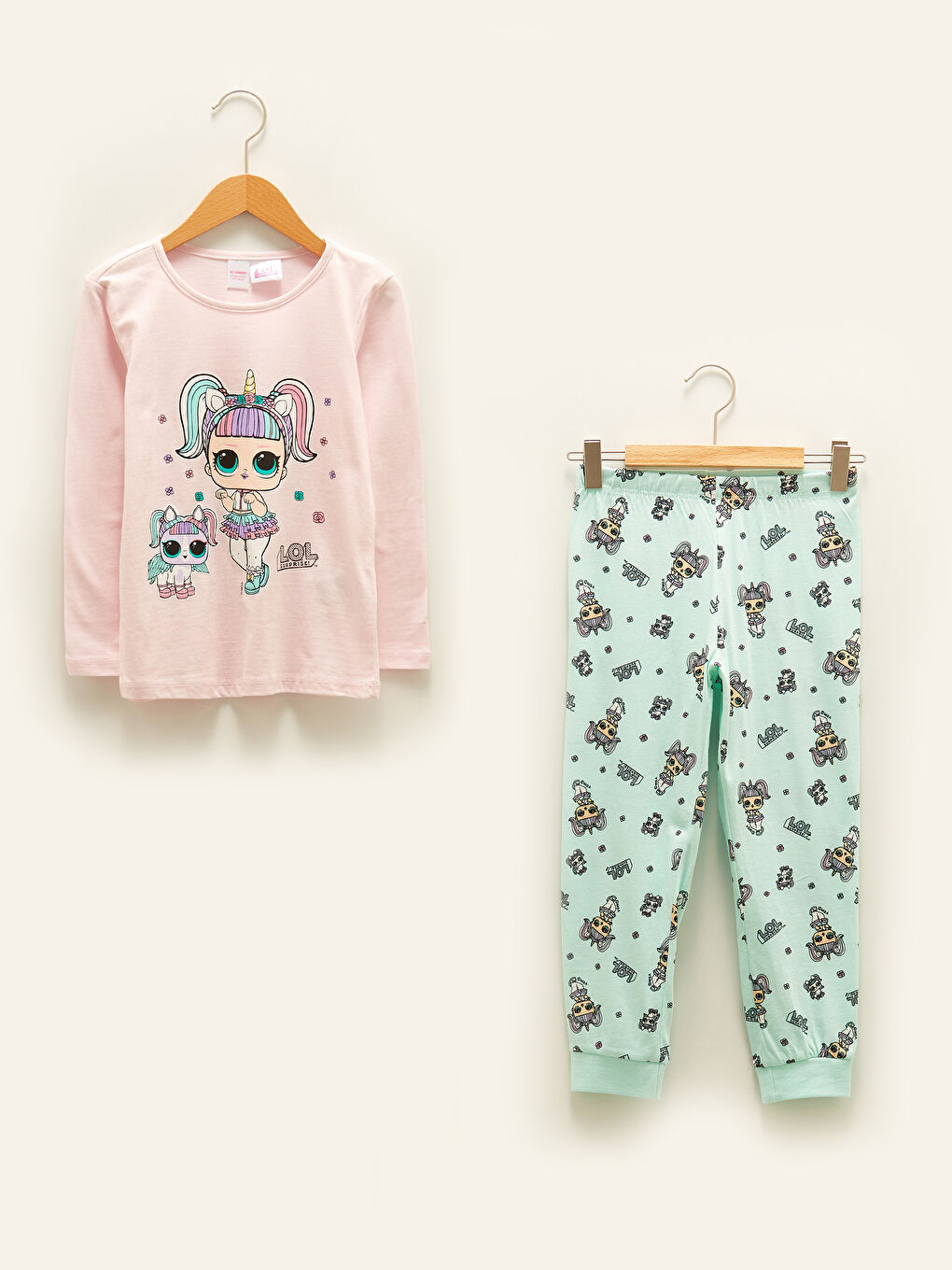 LCW Kids Crew Neck LOL Surprise OMG Licensed Long Sleeve Girl Pajama Set -W1CU53Z4-FWW