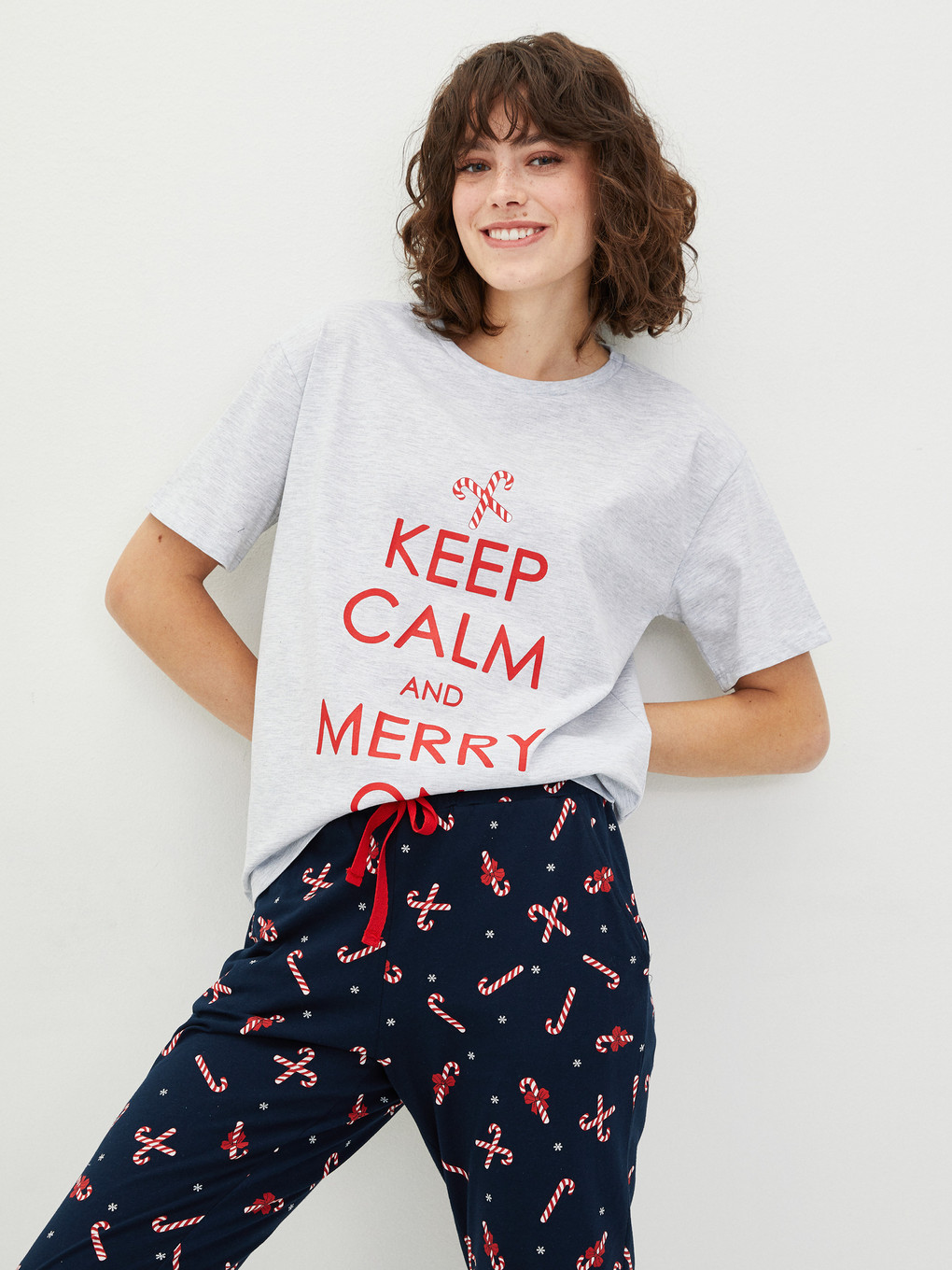 Lacivert Bisiklet Yaka Yılbaşı Temalı Kısa Kollu Kadın Pijama Takımı