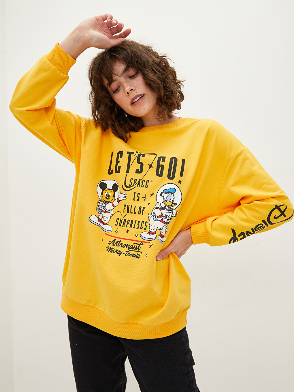 Bisiklet Yaka Mickey Mouse Baskılı Uzun Kollu Kadın Sweatshirt-1