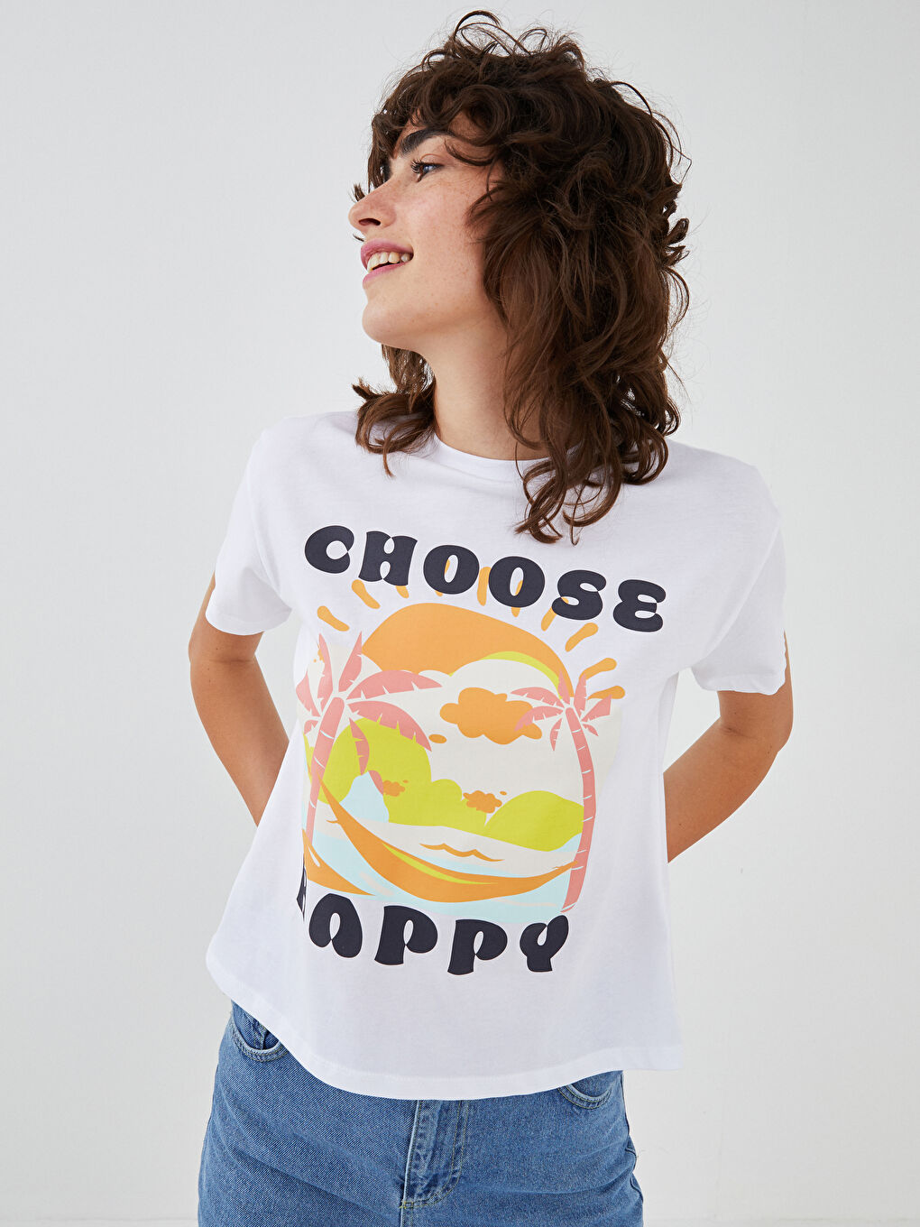 Beyaz Bisiklet Yaka Baskılı Kısa Kollu Kadın Crop-1