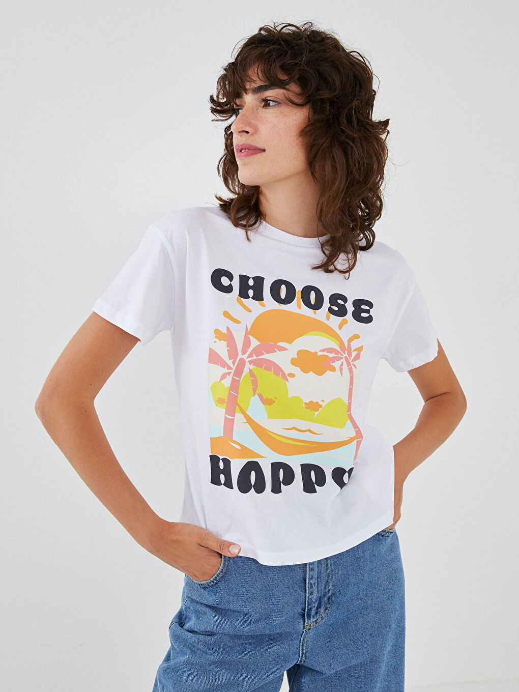 Beyaz Bisiklet Yaka Baskılı Kısa Kollu Kadın Crop