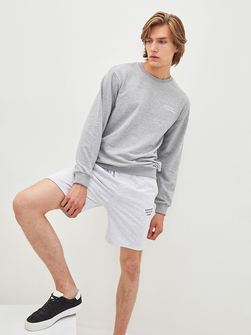 Crew Neck Long Sleeve Printed Men's Sweatshirt-1