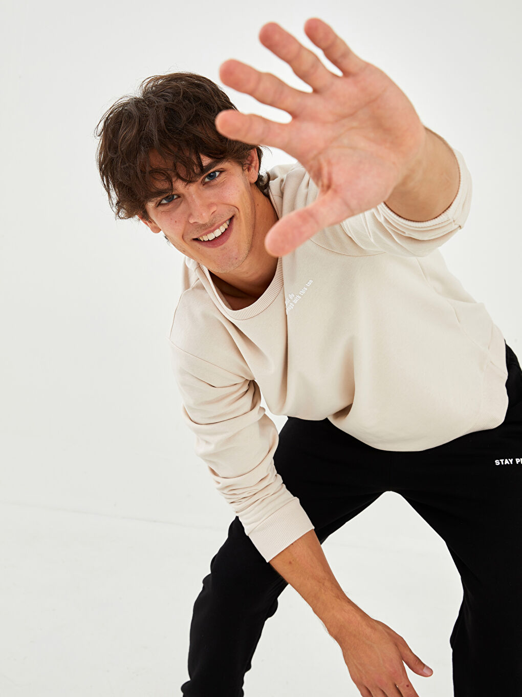 سويت شيرت كم طويل مطبوع بياقة دائرية للرجال