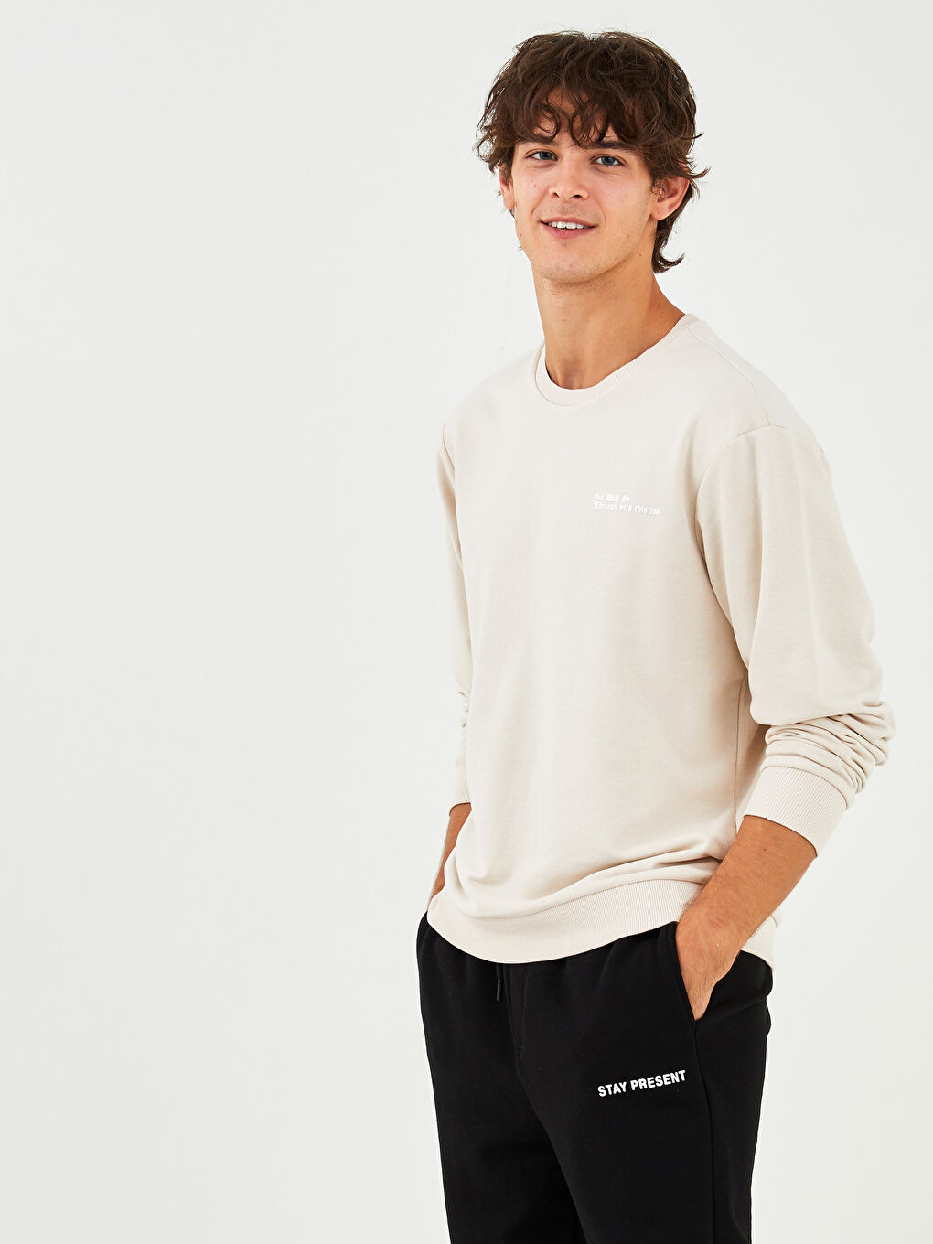 سويت شيرت كم طويل مطبوع بياقة دائرية للرجال-1