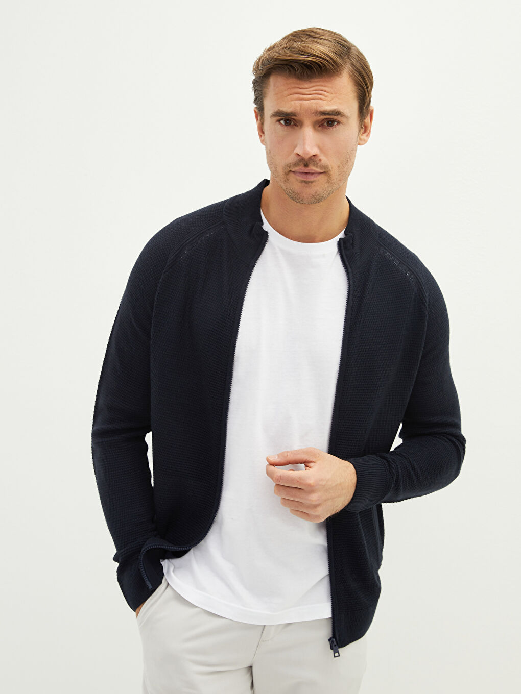 Lacivert Standart Kalıp Dik Yaka Uzun Kollu Erkek Triko Hırka-1