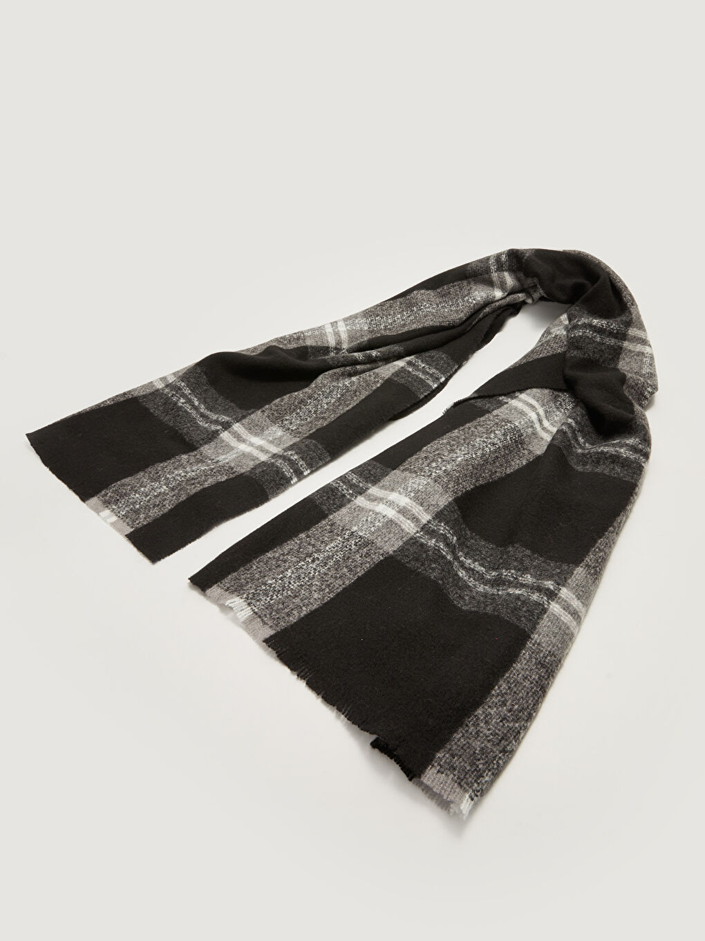Клетчатый Женский Шарф из Мягкой Текстурированной Ткани-1