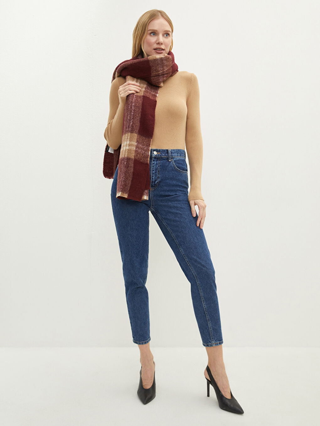 Bordo Yumuşak Dokulu Kumaştan Ekose Kadın Atkı-2