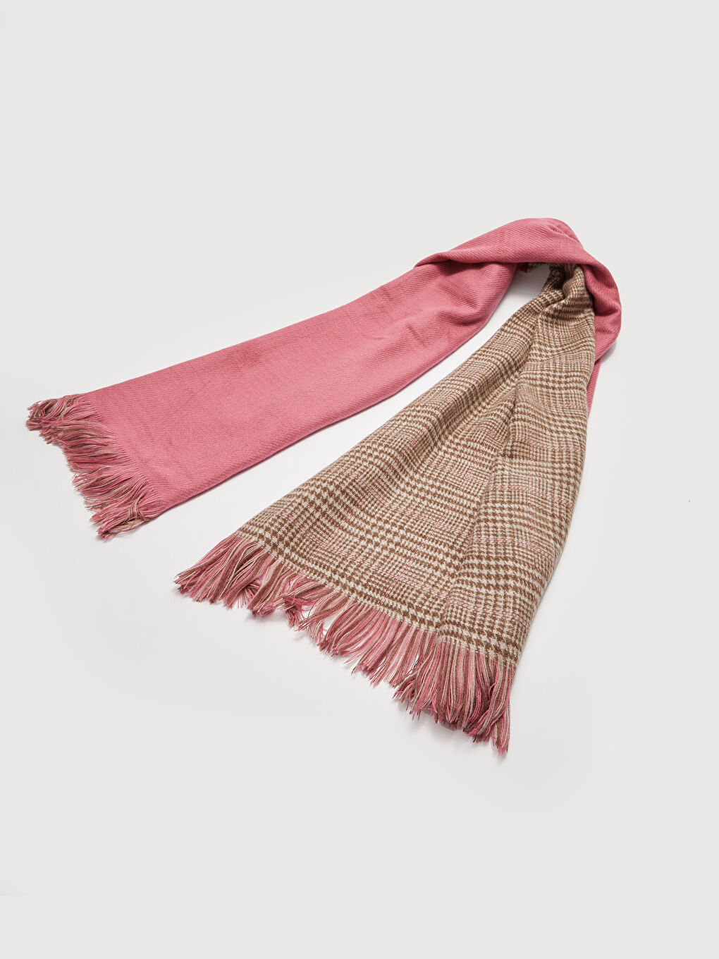 Karierter Schal für Damen mit Fransen-3