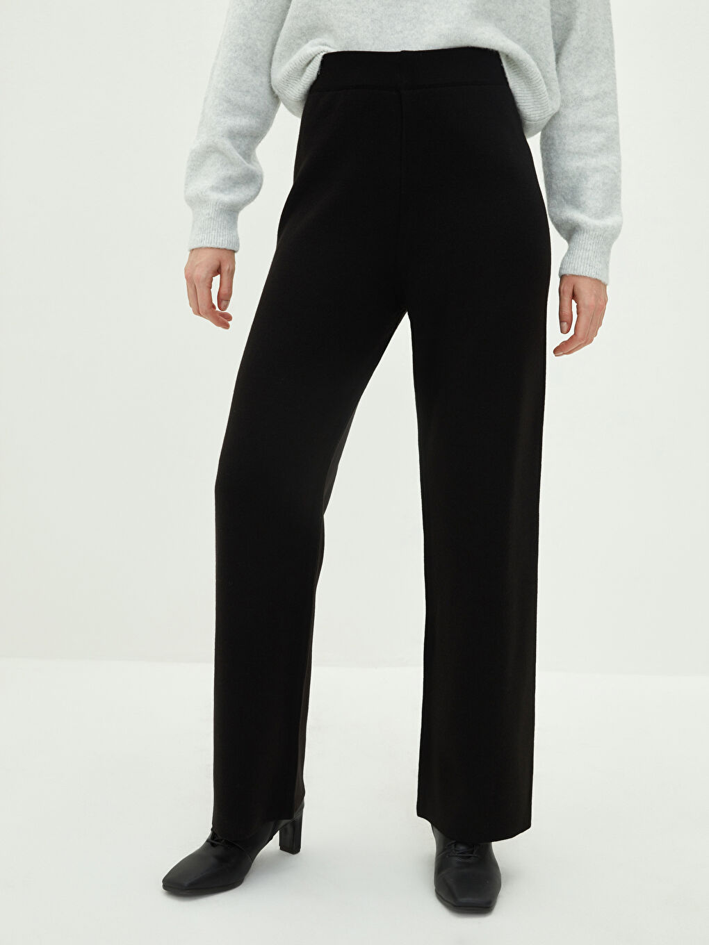 Дамски панталон от трико с еластична талия и изчистен дизайн-3