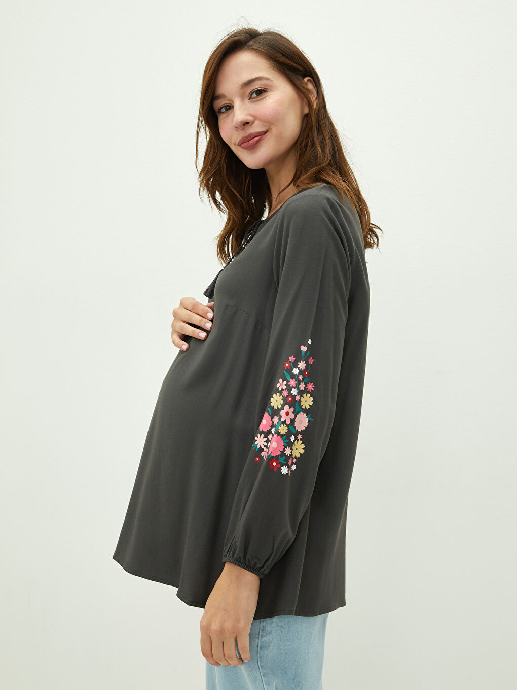 بلوزة حمل بكم طويل مطرزة برقبة مربوطة من الفسكوز-3