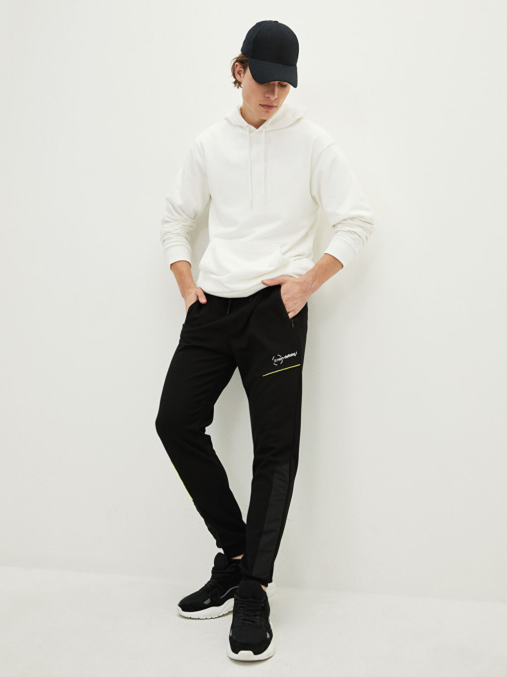 Siyah Slim Fit Erkek Jogger Eşofman Altı