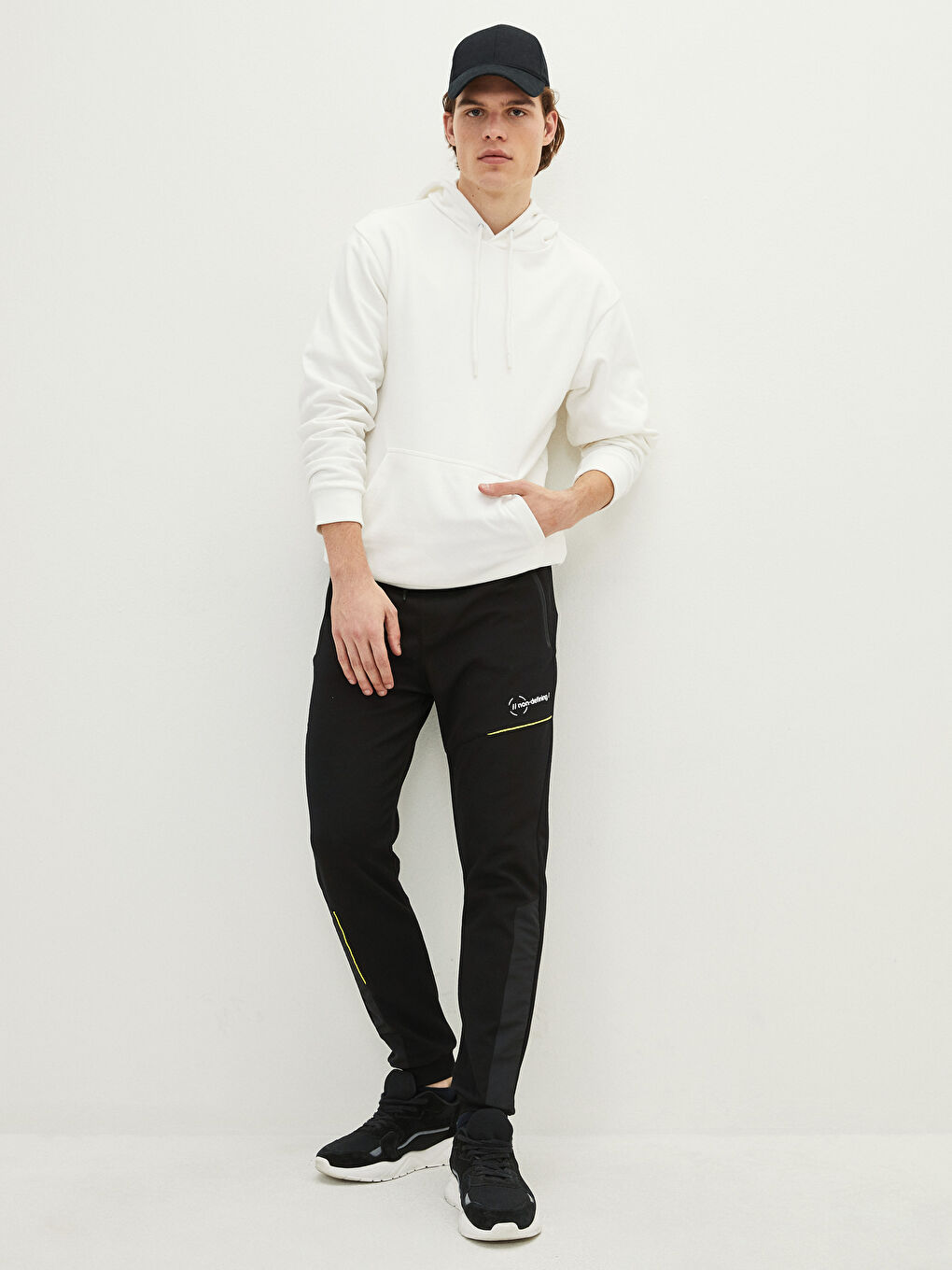 Siyah Slim Fit Erkek Jogger Eşofman Altı-2