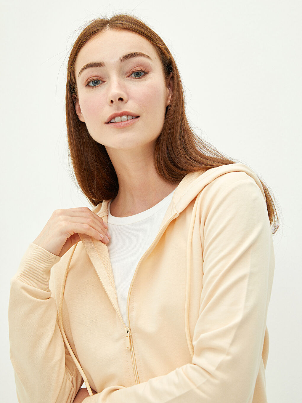 Bej Kapüşon Yaka Düz Uzun Kollu Kadın Hırka-1