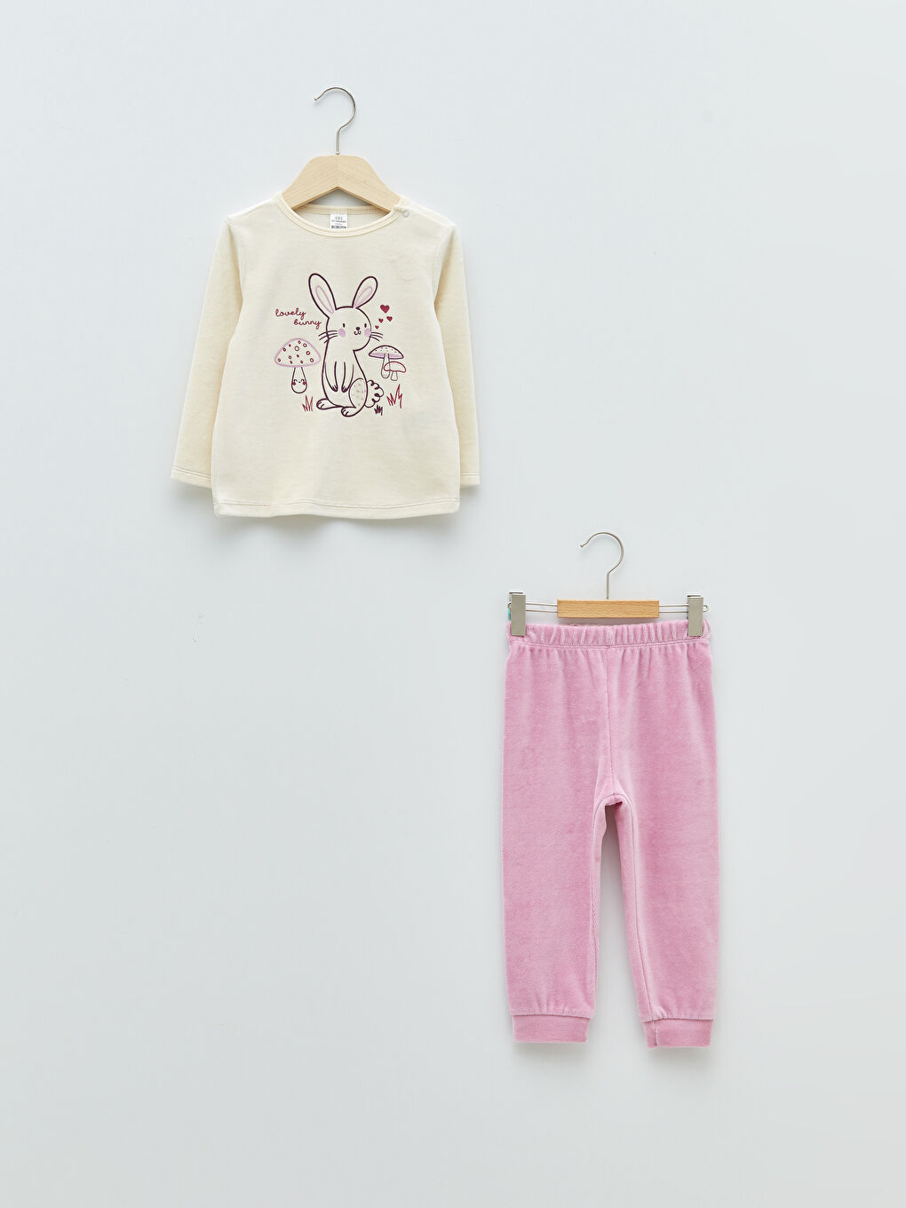 Ekru Bisiklet Yaka Uzun Kollu Baskılı Kadife Kız Bebek Pijama Takımı