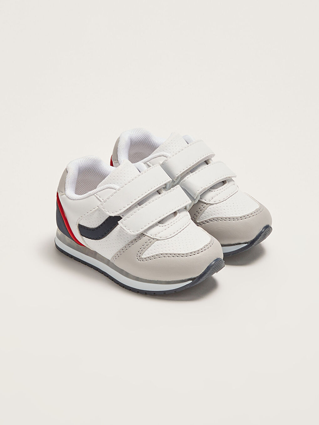 Beyaz Cırt Cırtlı Erkek Bebek Spor Ayakkabı