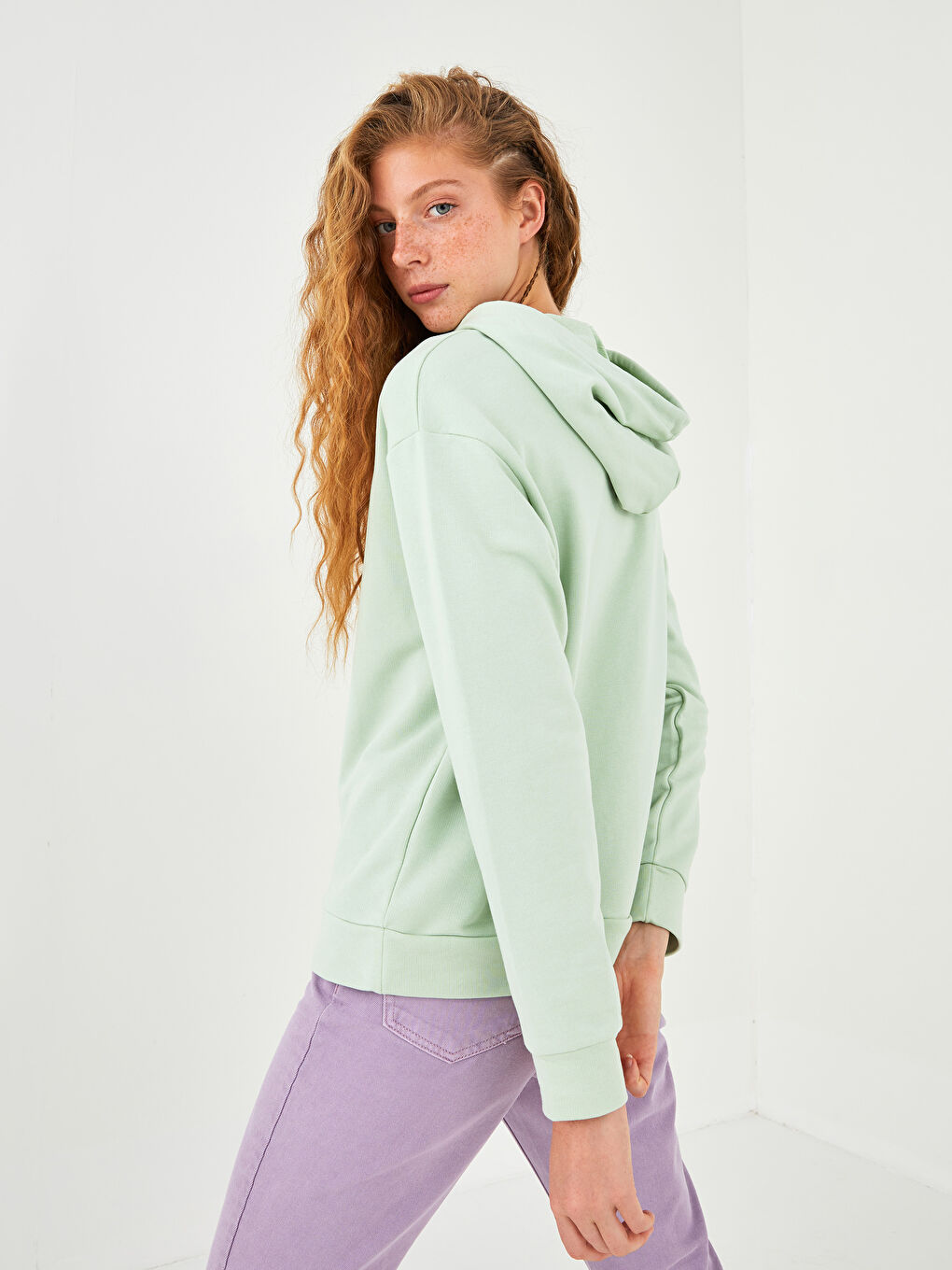 Sweatshirt à Capuche Brodé Manches Longues pour Femmes-9