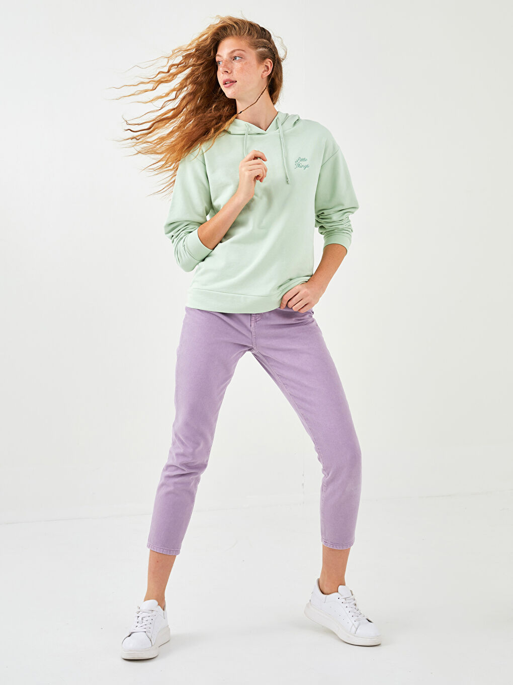 Sweatshirt à Capuche Brodé Manches Longues pour Femmes-3