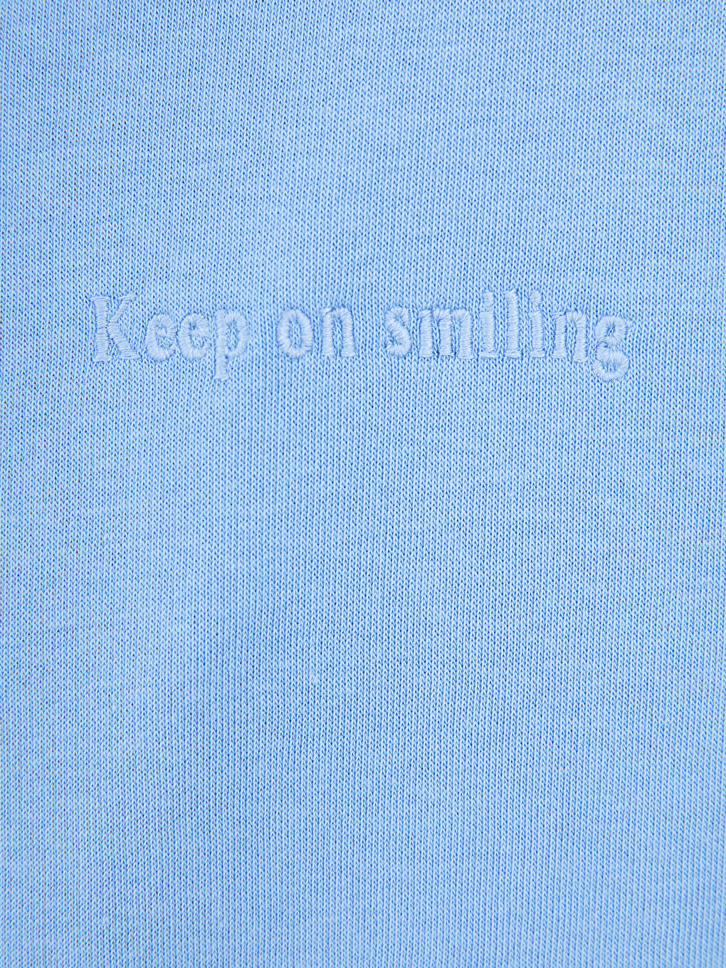 سويت شيرت نسائي طويل الأكمام مطرز بشعار ومزود بغطاء رأس-3