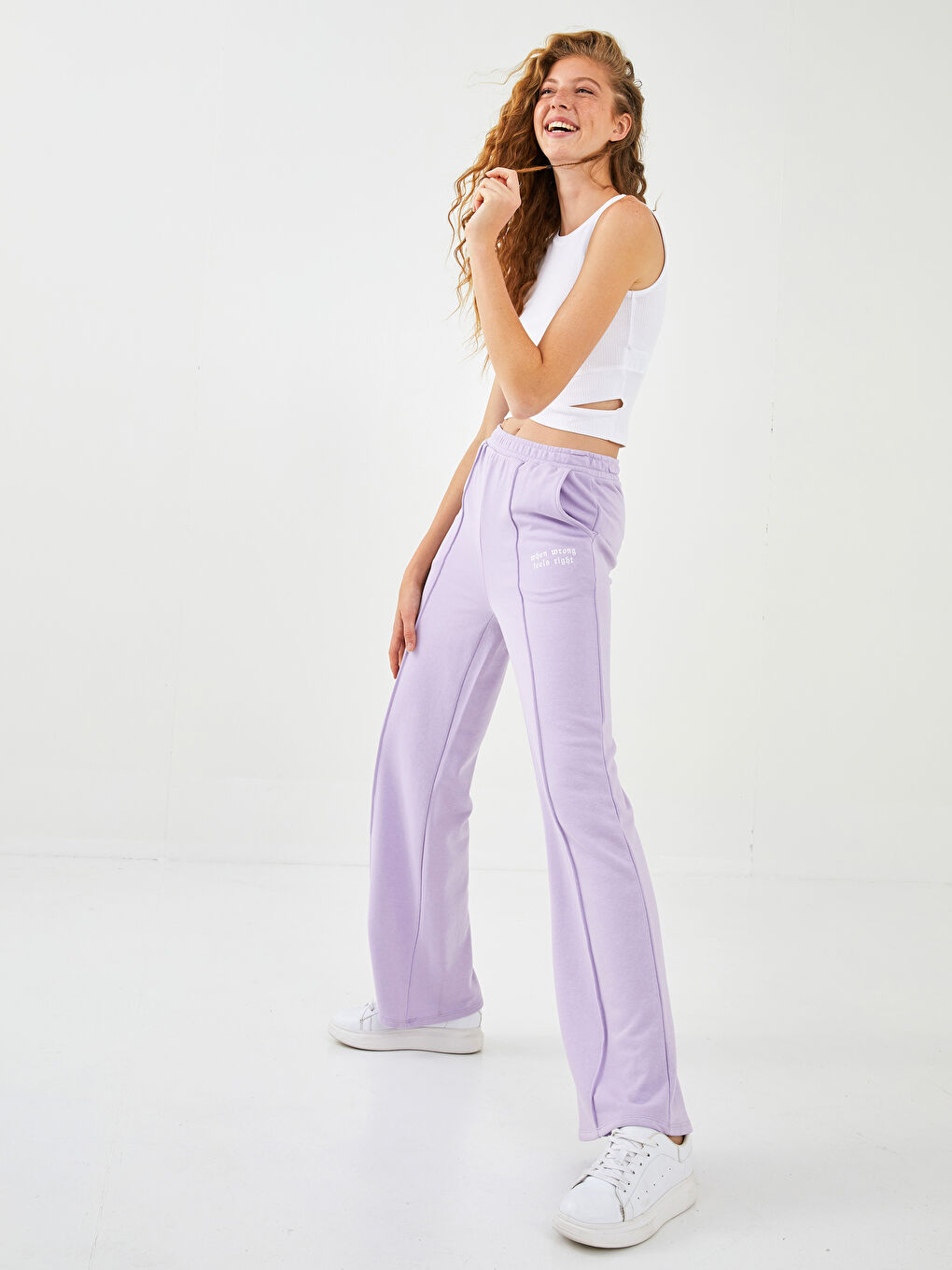 بنطلون رياضي بخصر مطاطي بتفاصيل جيب مطبوع للسيدات-2