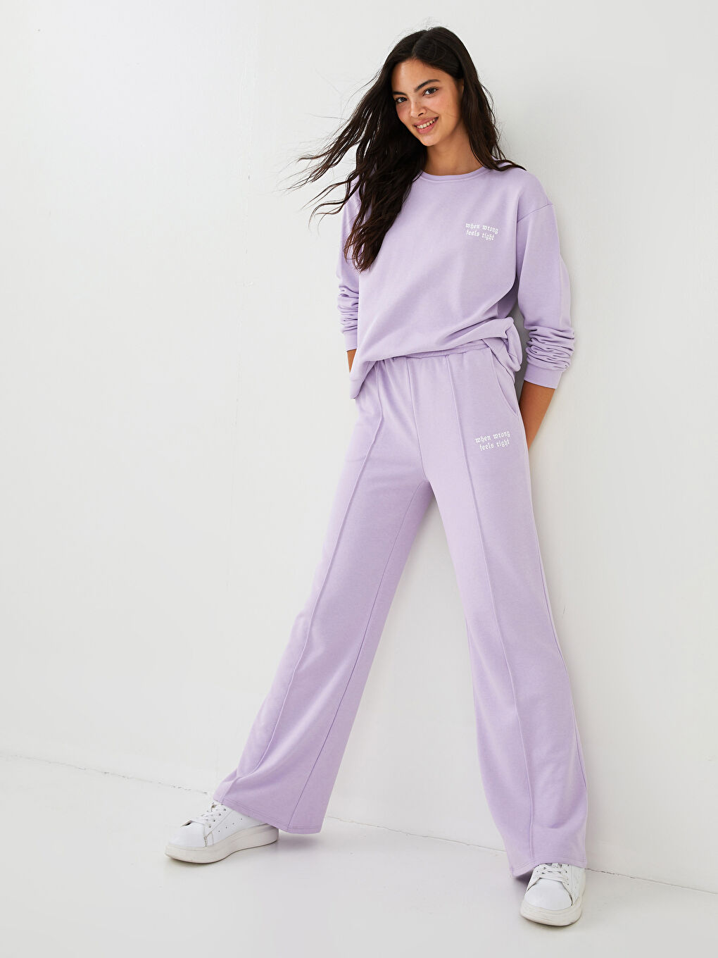 بنطلون رياضي بخصر مطاطي بتفاصيل جيب مطبوع للسيدات-1