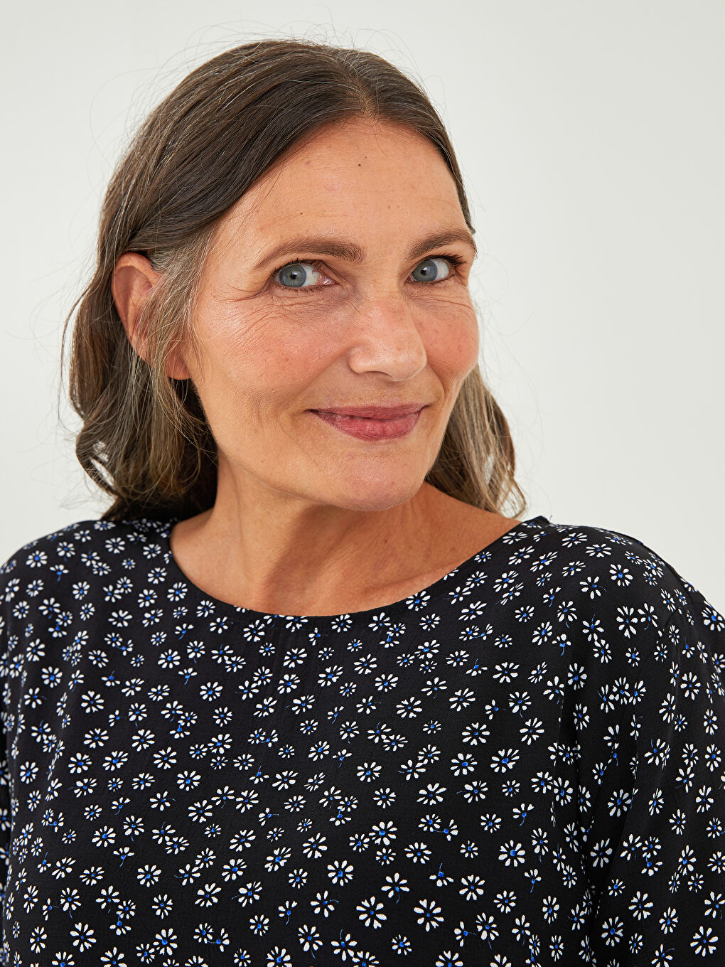 Siyah Bisiklet Yaka Çiçekli Uzun Kollu Maroken Kadın Elbise-2