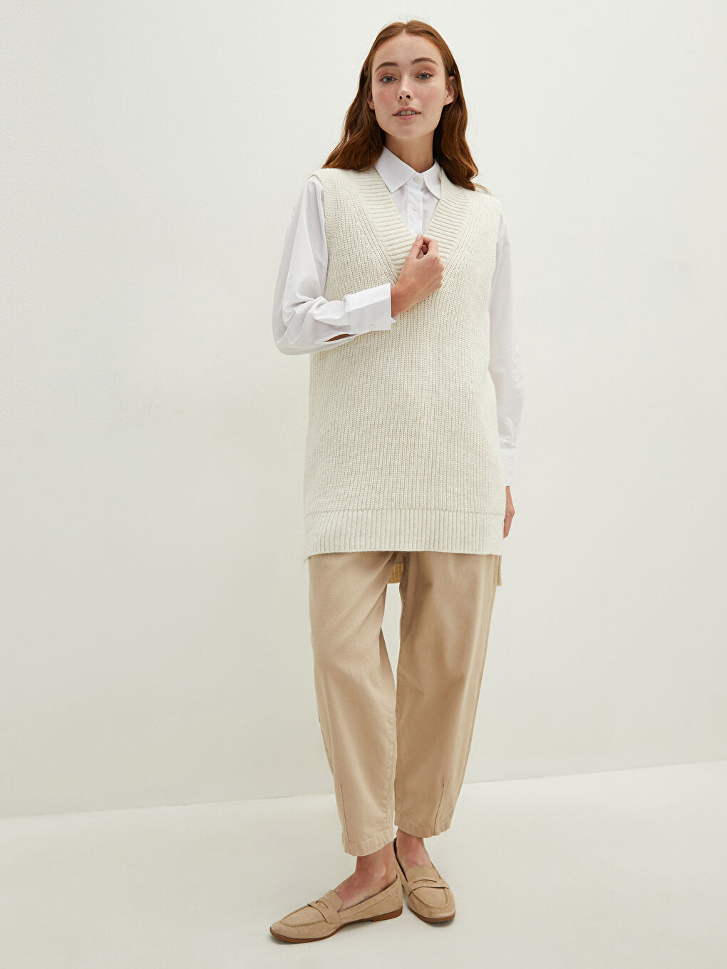 سترة صوفية بدون أكمام برقبة على شكل حرف V سادة للسيدات-2