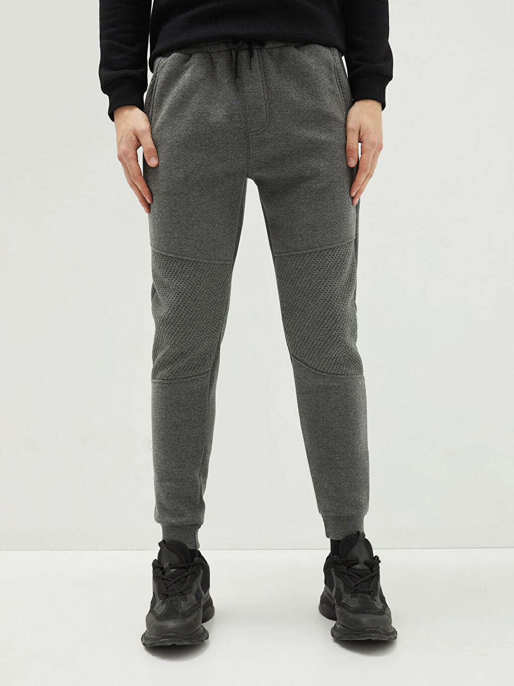 Slim Fit Men's Thick Jogger Sweatpants-3