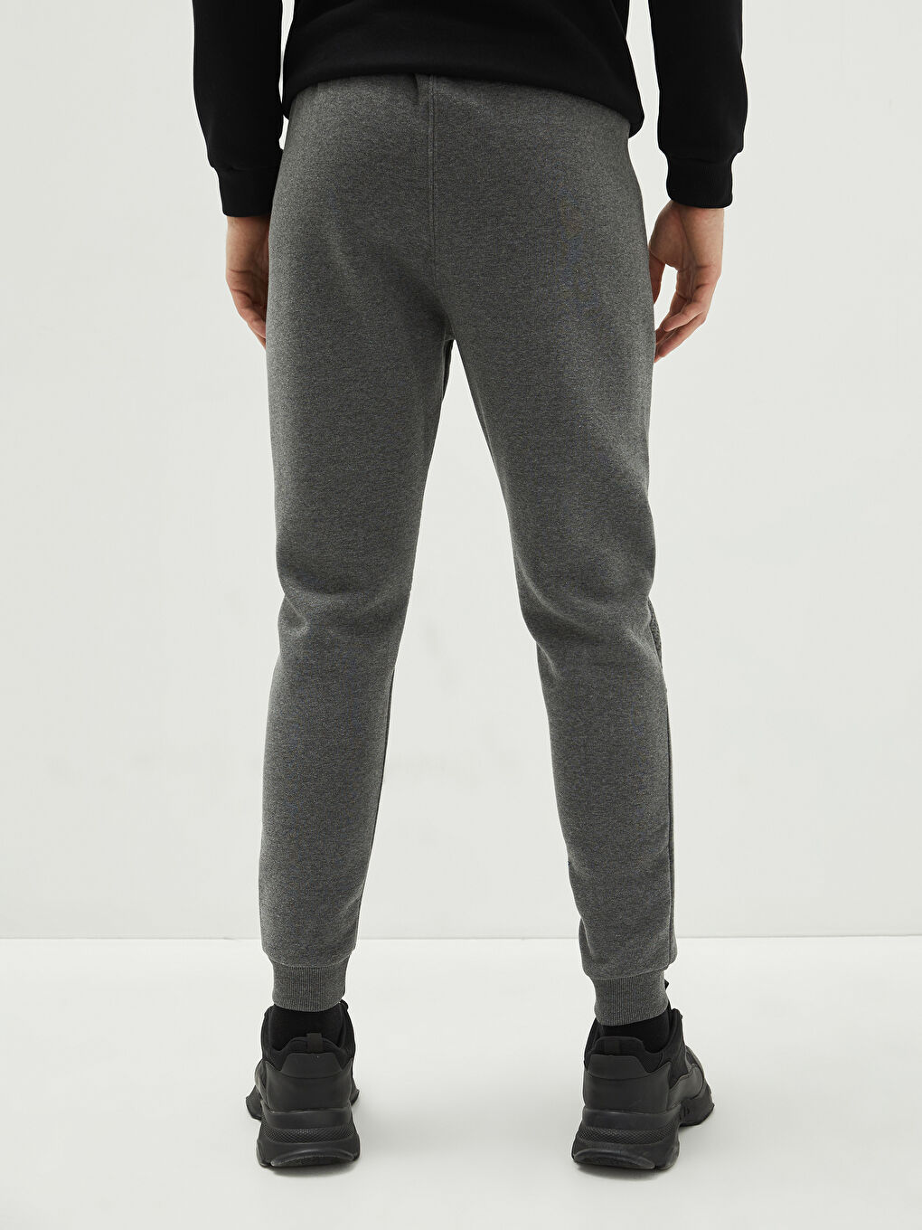 Slim Fit Men's Thick Jogger Sweatpants-4