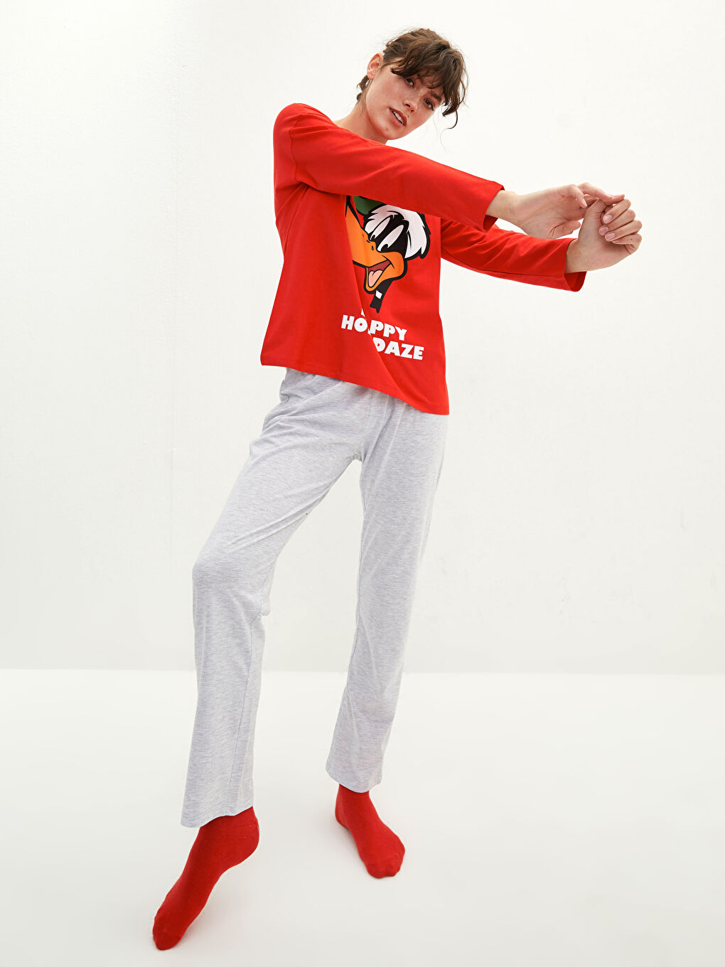 Crew Neck Daffy Duck Printed Long Sleeve Women's Pajamas Set