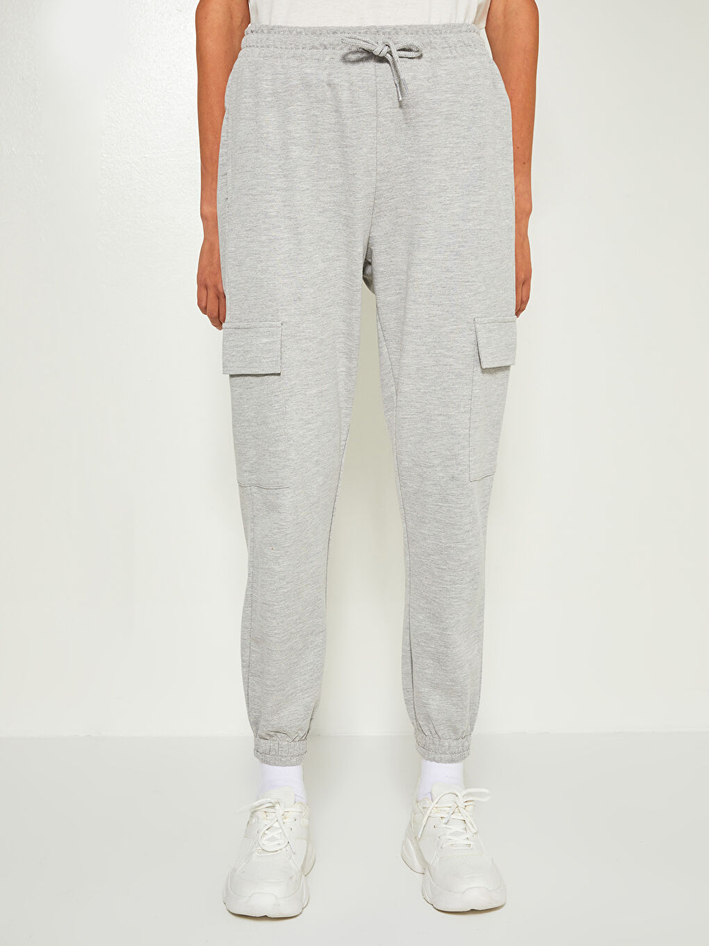LC Waikiki Elastic Waist Regular Pocket Detailed Women's Jogger Sweatpants -W1DK15Z8-EEZ