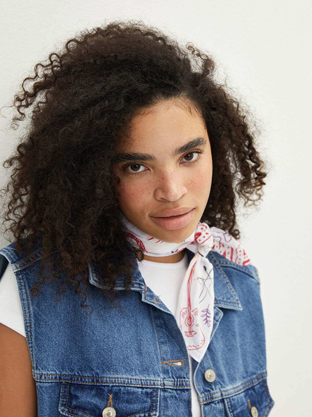 Beyaz Desenli Kadın Bandana-1