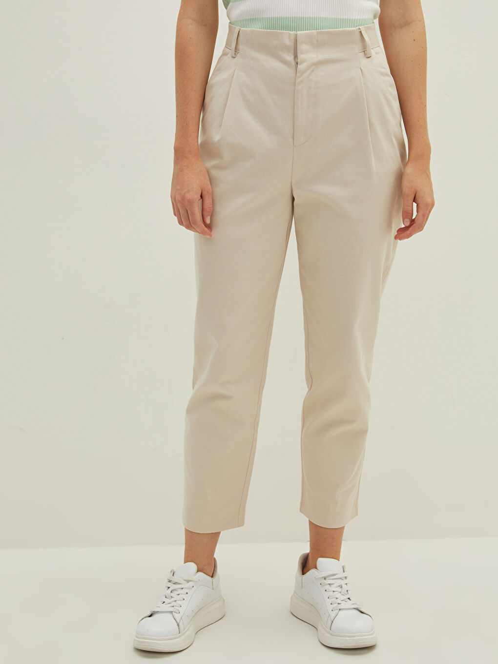 Hoch taillierte Standard-Passform Damen Gerade Taschen-Detailierte Baumwollhosen-2