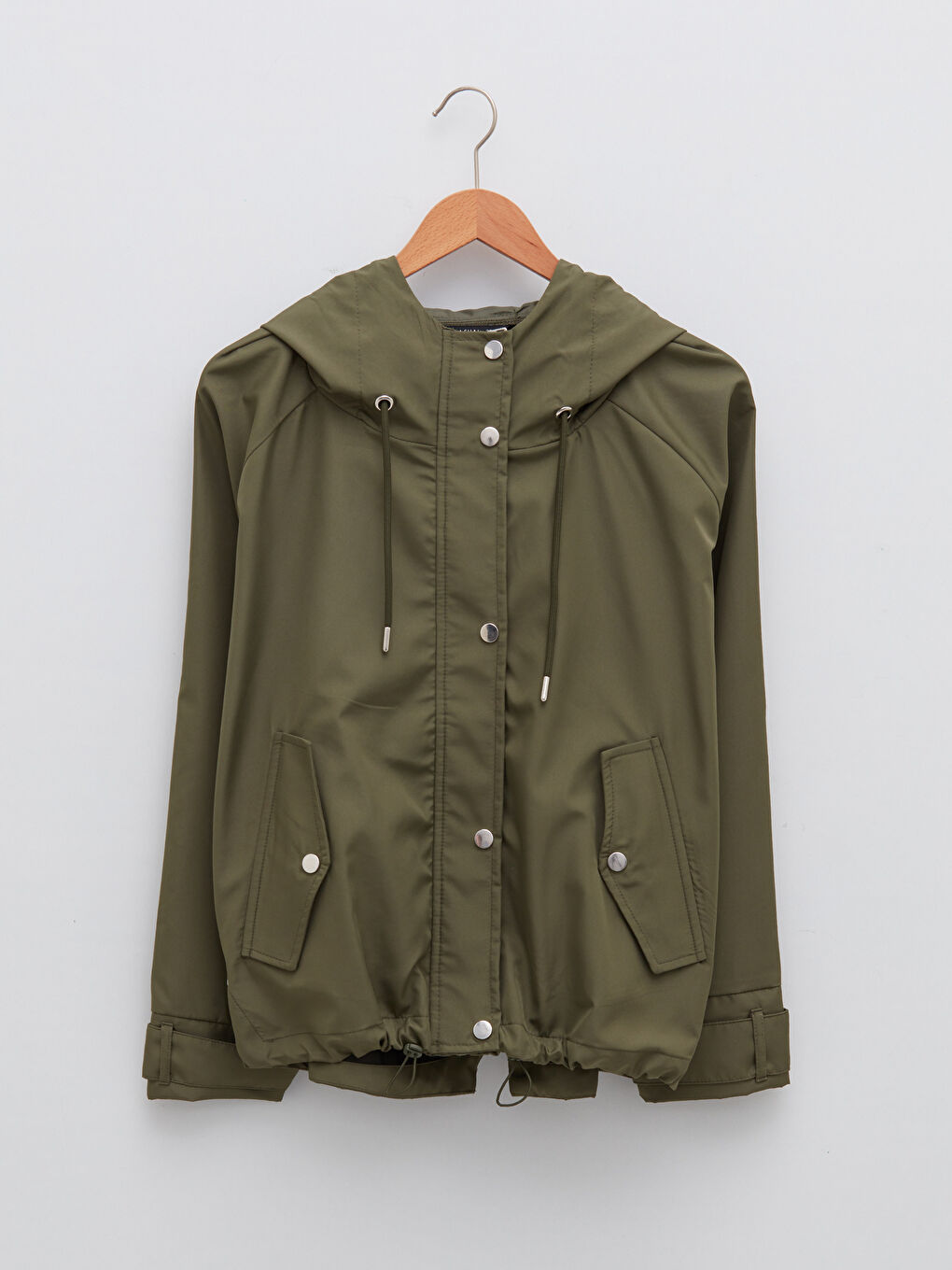 Haki Kapüşonlu Düz Cep Detaylı Uzun Kollu Kadın Yağmurluk-6