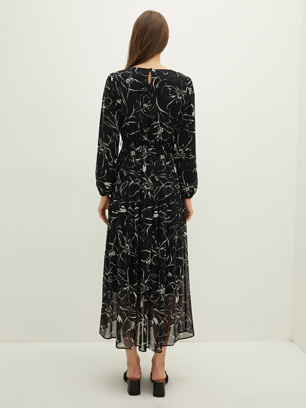 Siyah Bisiklet Yaka Çiçek Baskılı Uzun Kollu Şifon Kadın Elbise-4