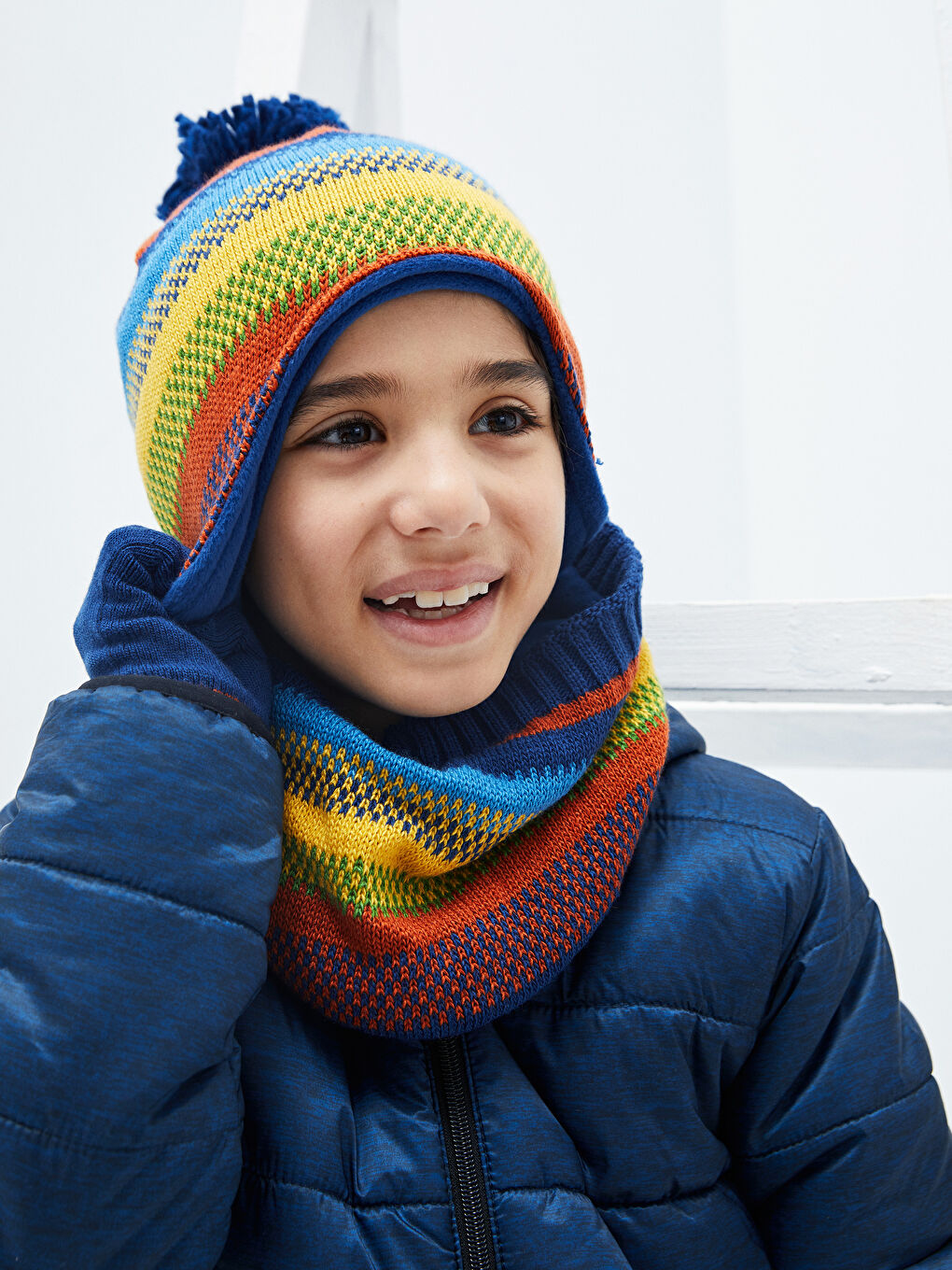 Boy Color Block Knit Beanie Gloves and Snood-1