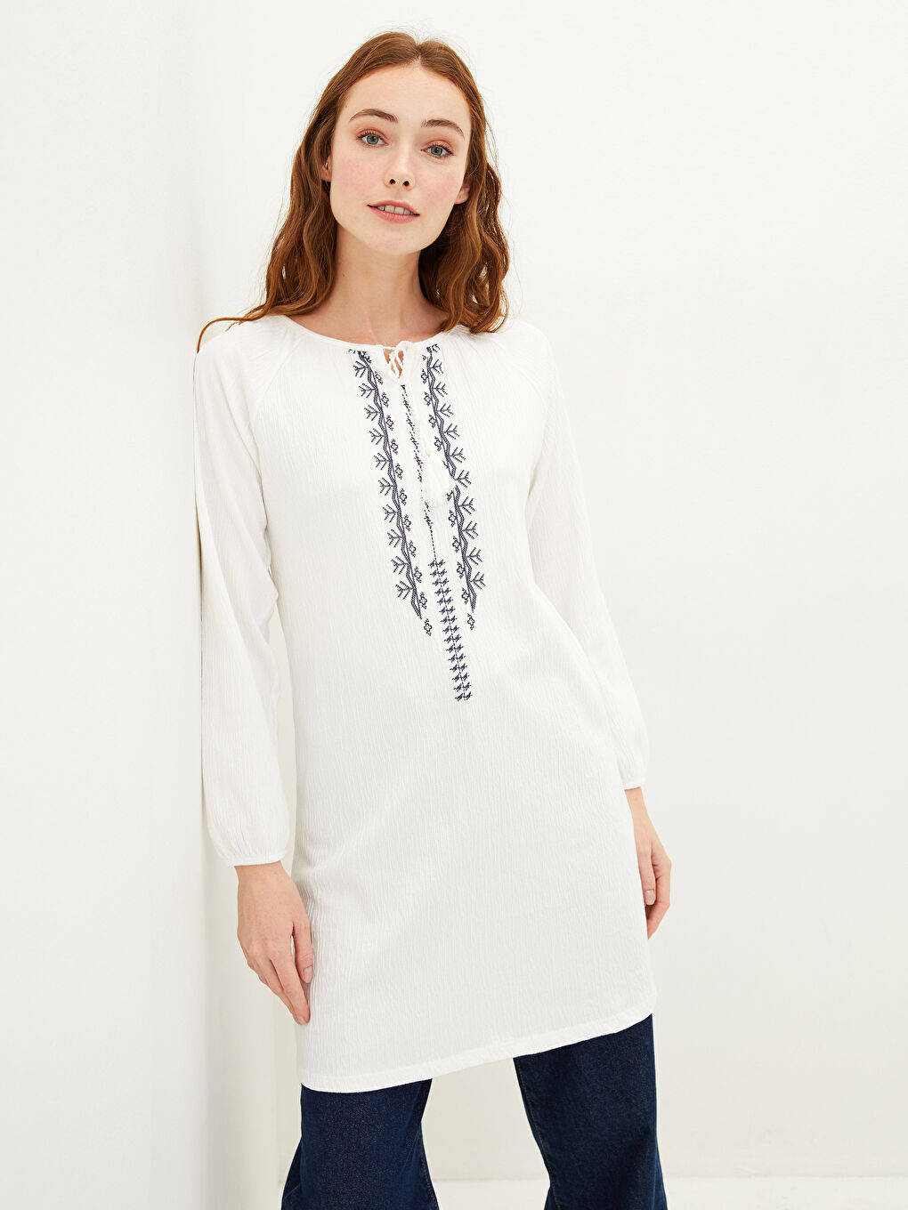 Ekru Bağlamalı Yaka Baskılı Uzun Kollu Kadın Tunik-2