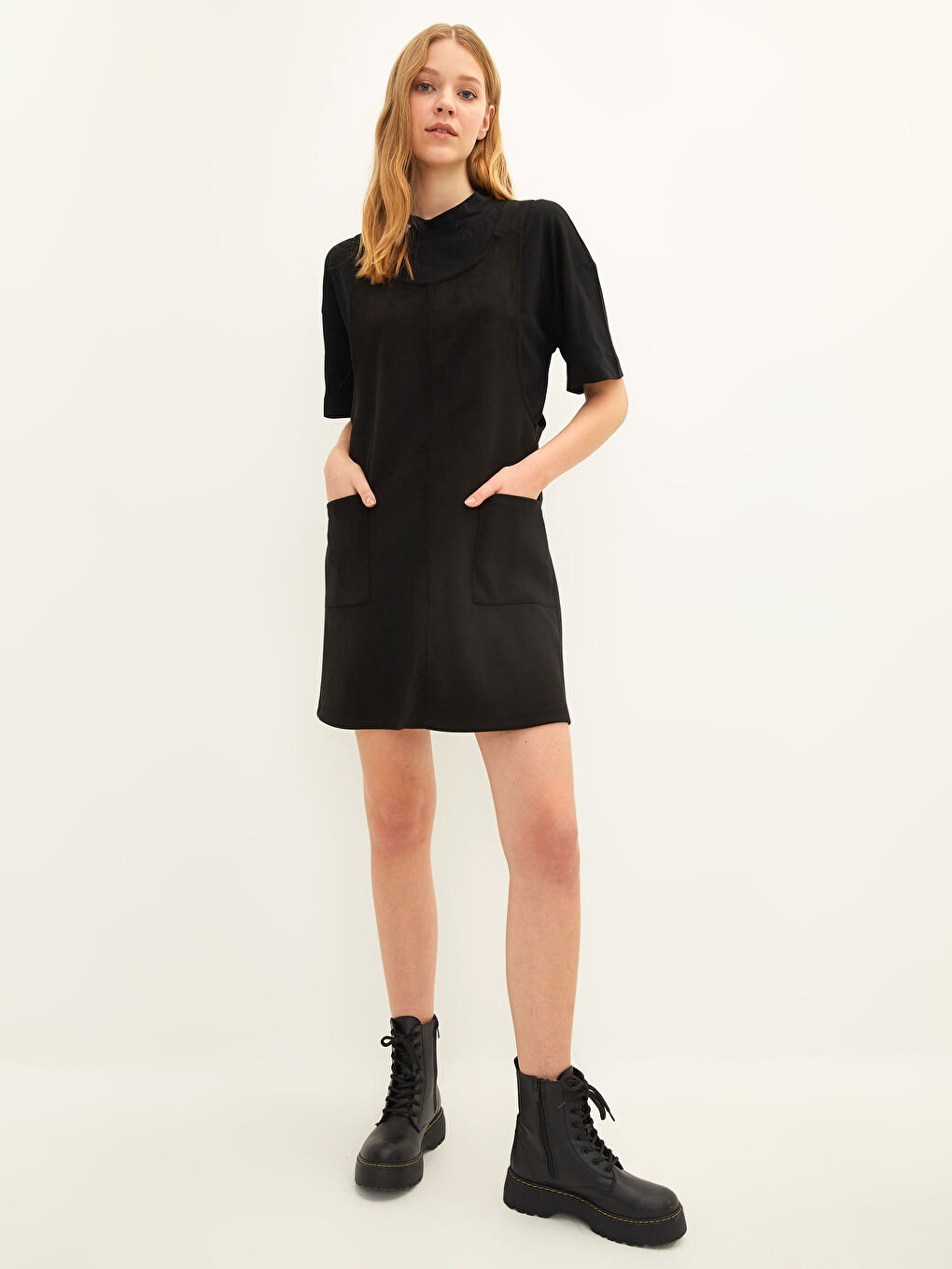 U-Ausschnitt Kleid für Damen mit Trägern und Taschen-1