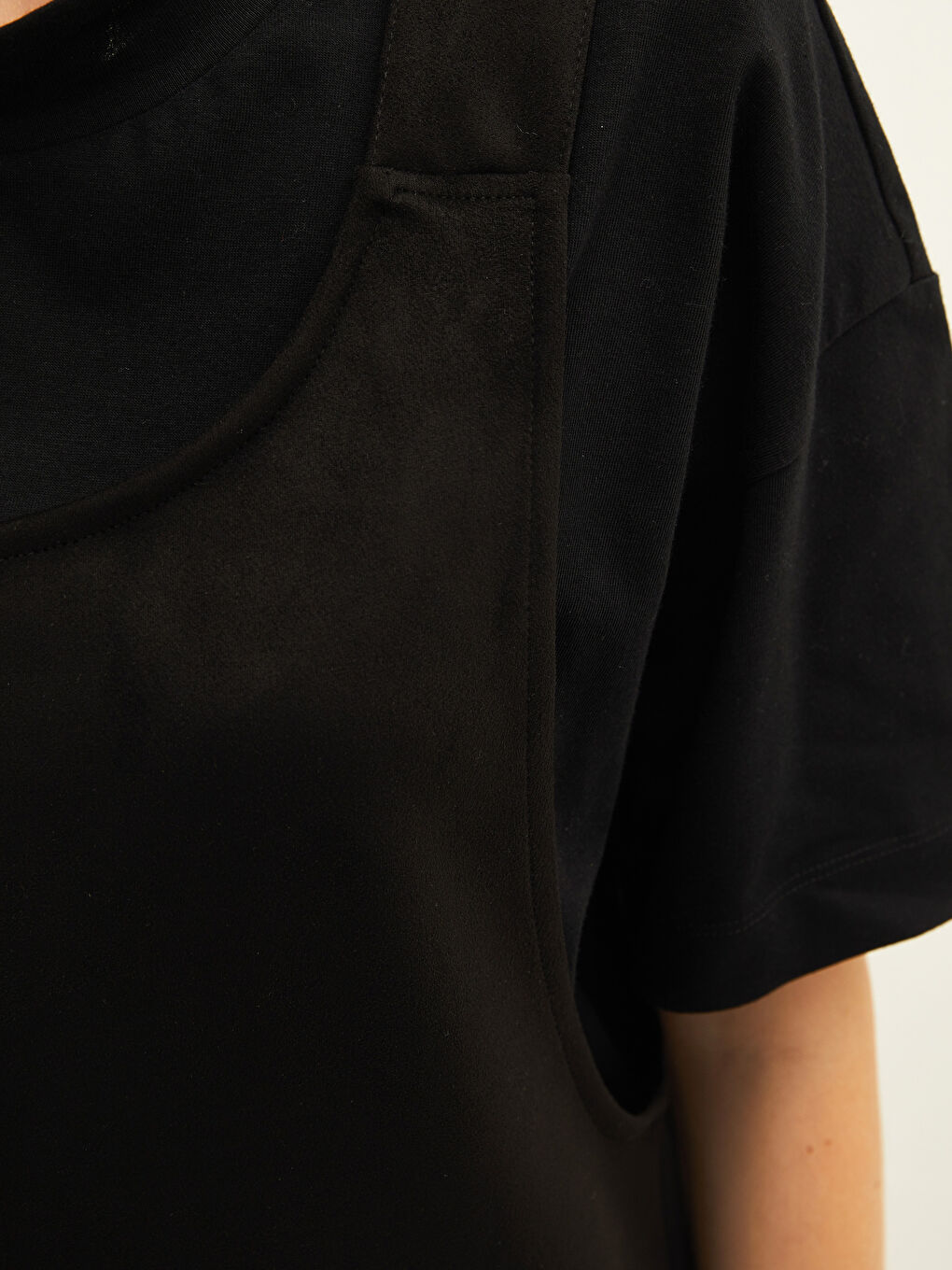 U-Ausschnitt Kleid für Damen mit Trägern und Taschen-3