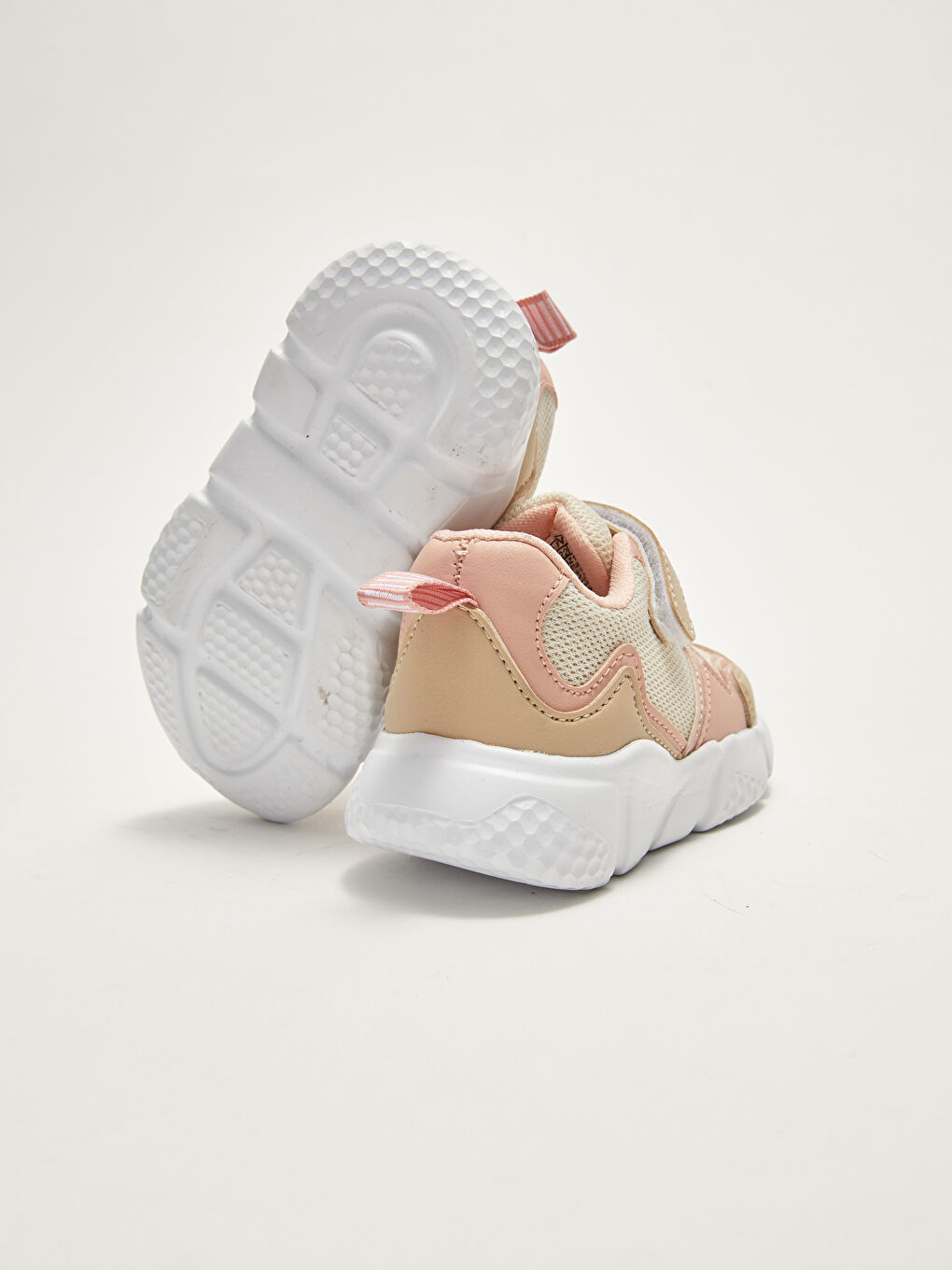 Bej Renk Bloklu Bağcık ve Cırt Cırtlı Kız Bebek Spor Ayakkabı-2