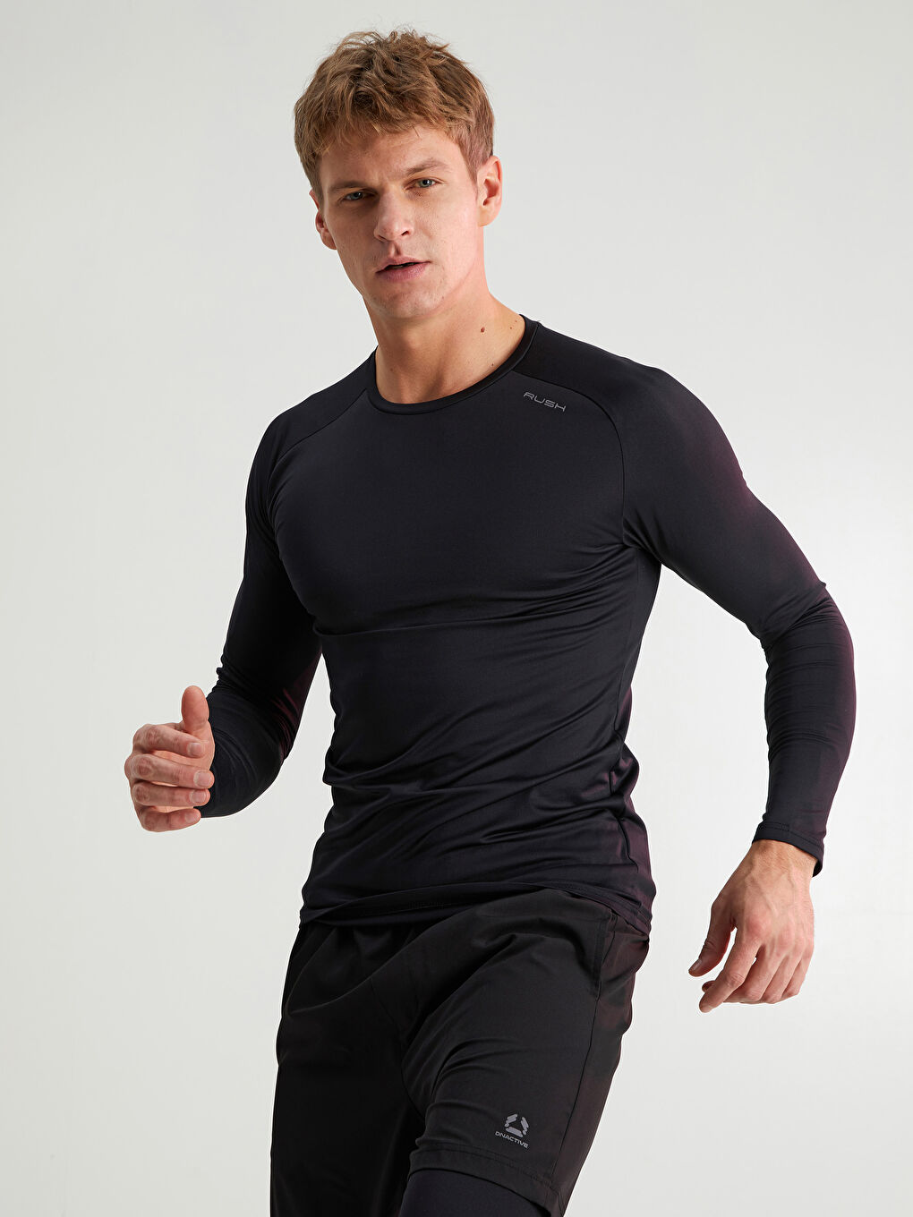 Siyah Bisiklet Yaka Uzun Kollu Erkek Spor Tişört-1