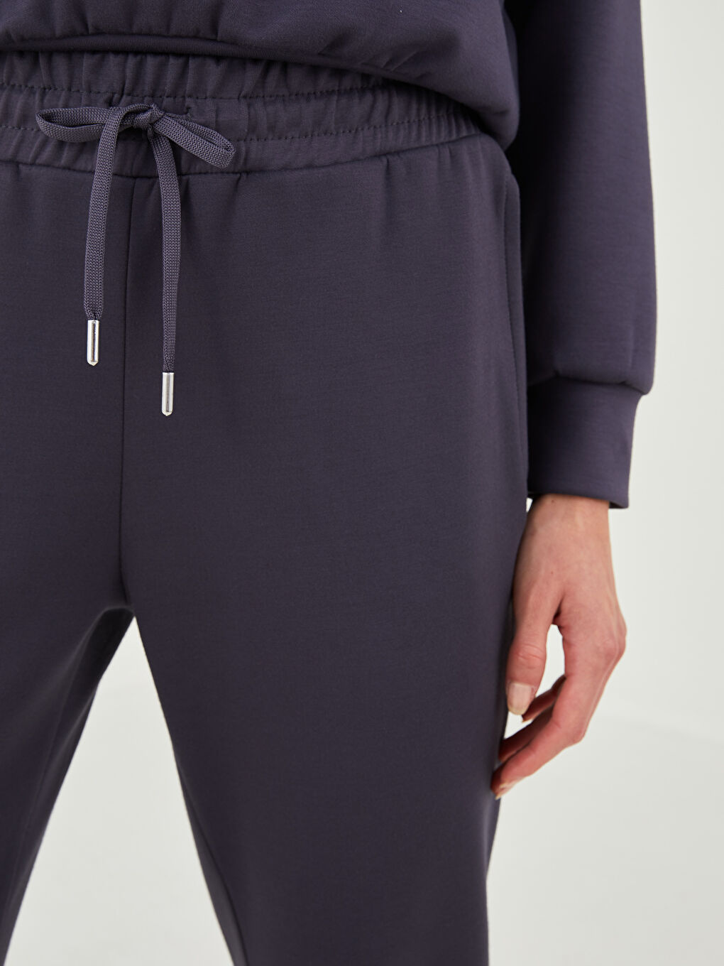 Antrasit Beli Lastikli Düz Cep Detaylı Kadın Jogger Eşofman Altı-3