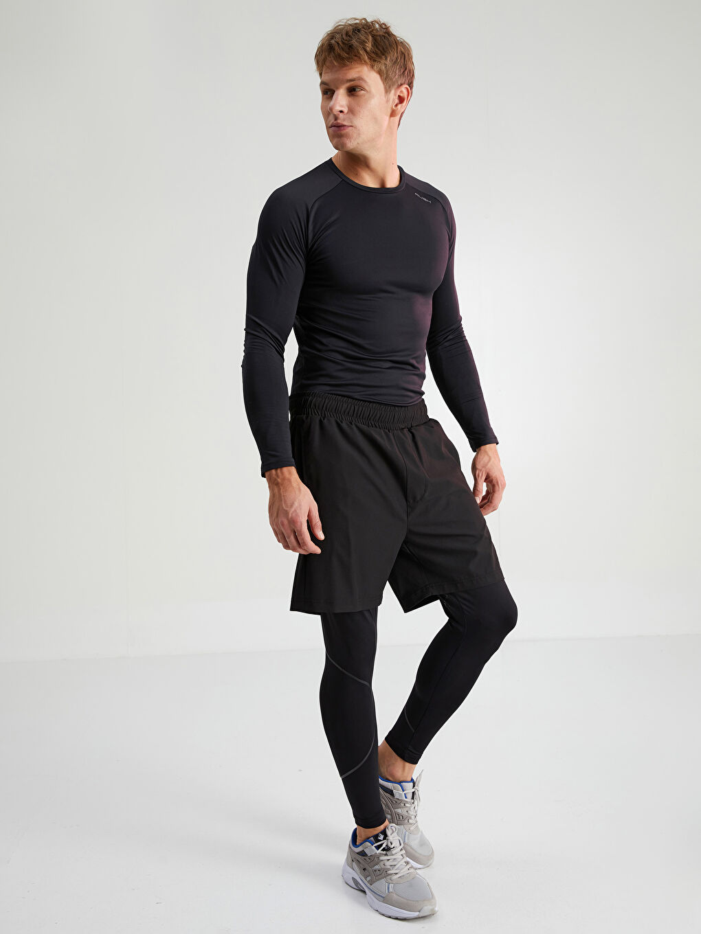 Siyah Standart Kalıp Aktif Spor Erkek Taytlı Kısa Şort-1