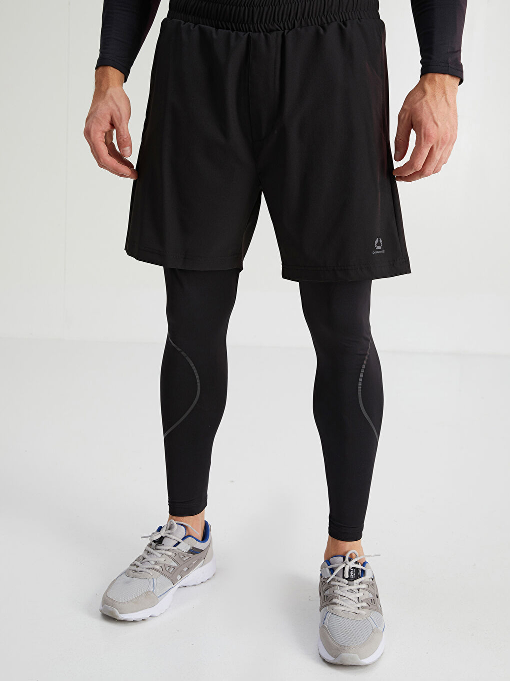 Siyah Standart Kalıp Aktif Spor Erkek Taytlı Kısa Şort-4