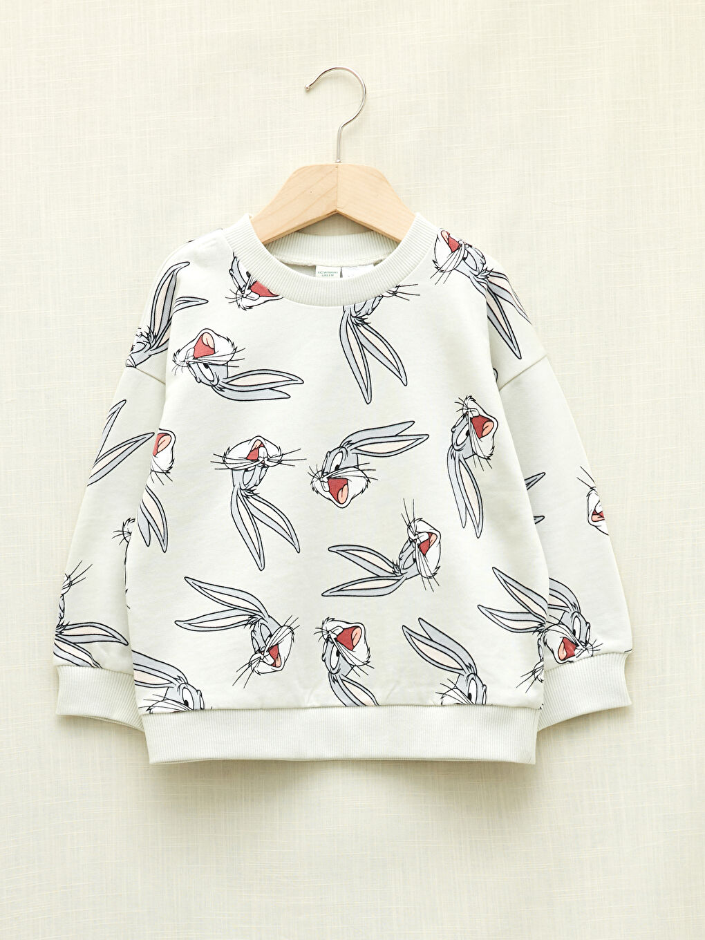 سويت شيرت وبنطلون بطبعة باغز باني بياقة دائرية وكم طويل للأولاد الرضع - مجموعة من قطعتين-1