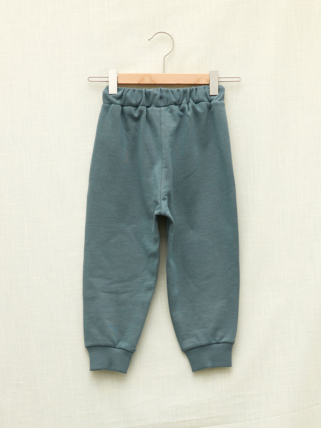 سويت شيرت وبنطلون بطبعة باغز باني بياقة دائرية وكم طويل للأولاد الرضع - مجموعة من قطعتين-4