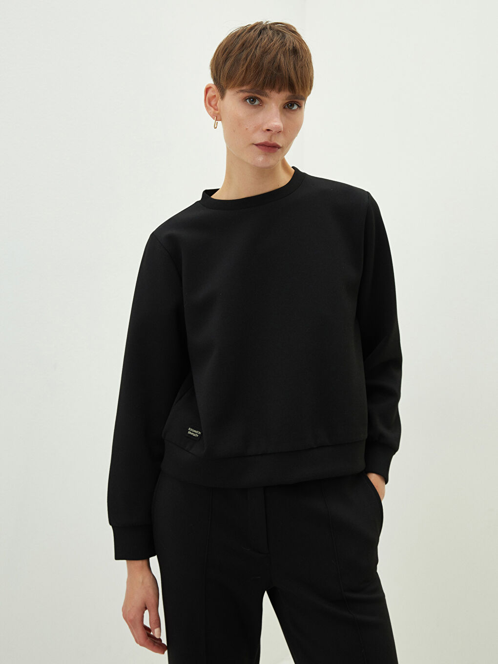 Siyah Bisiklet Yaka Düz Uzun Kollu Kadın Sweatshirt-2