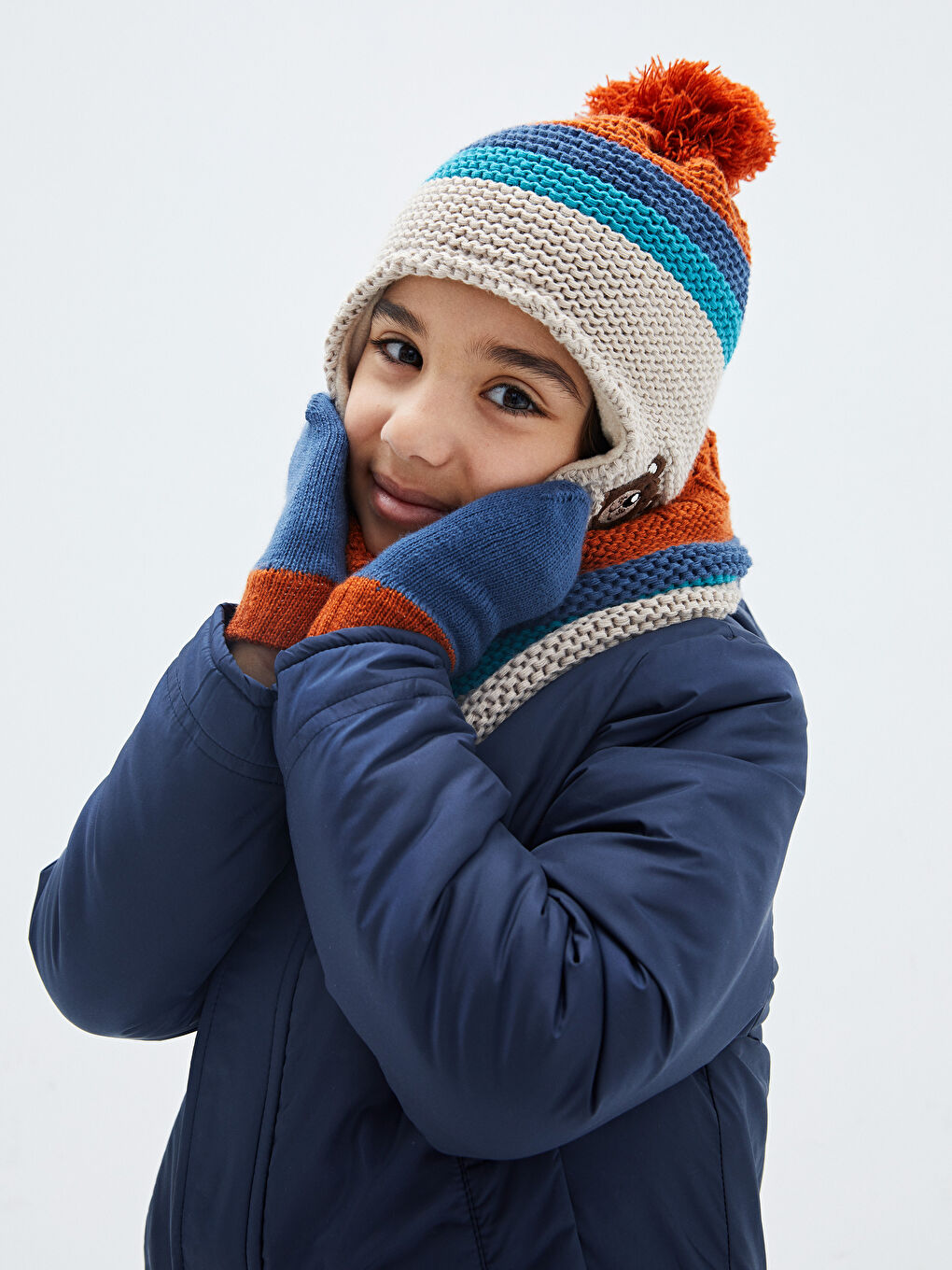 Boy Color Block Knit Beanie Gloves and Snood-1