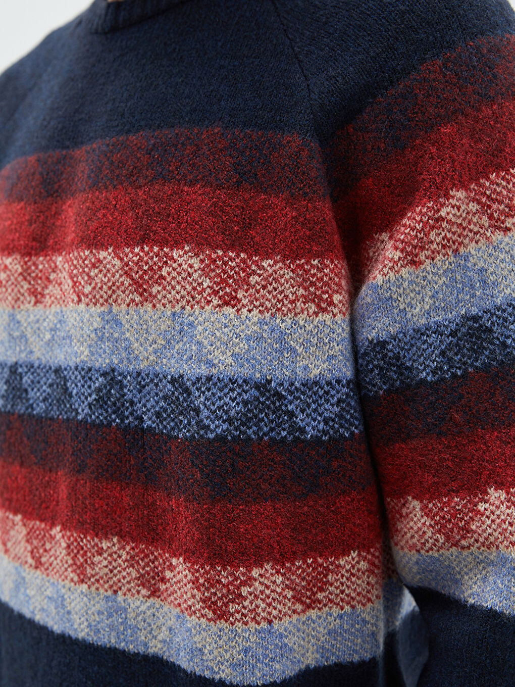 ерлерге арналған өрнекті трикотаж жемпір-3