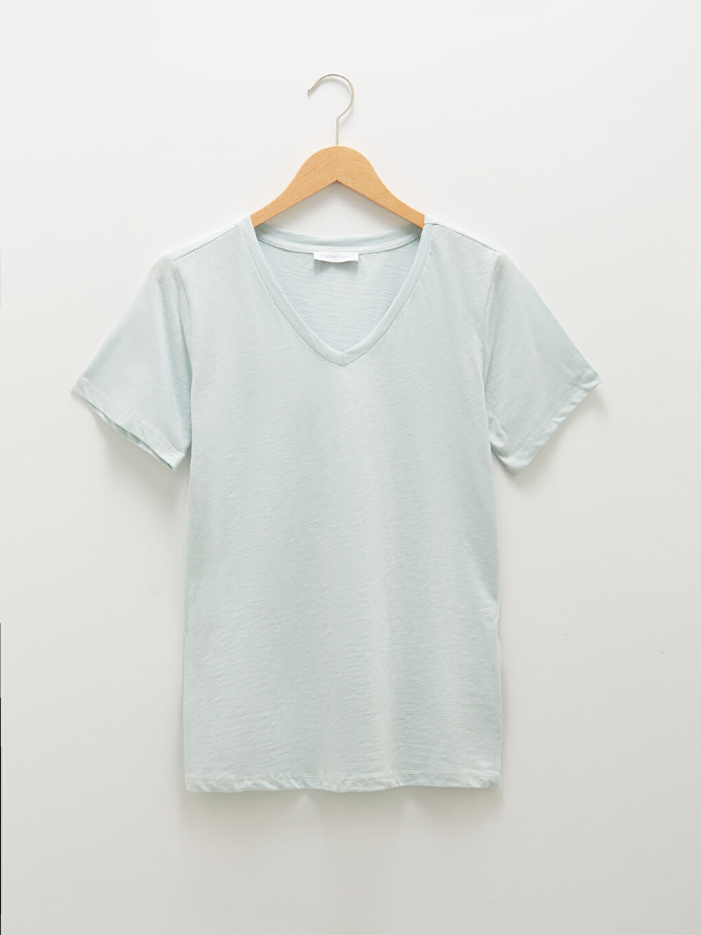 تيشيرت نسائي قطن بقصة مستقيمة وفتحة رقبة على شكل حرف V وكم قصير-5