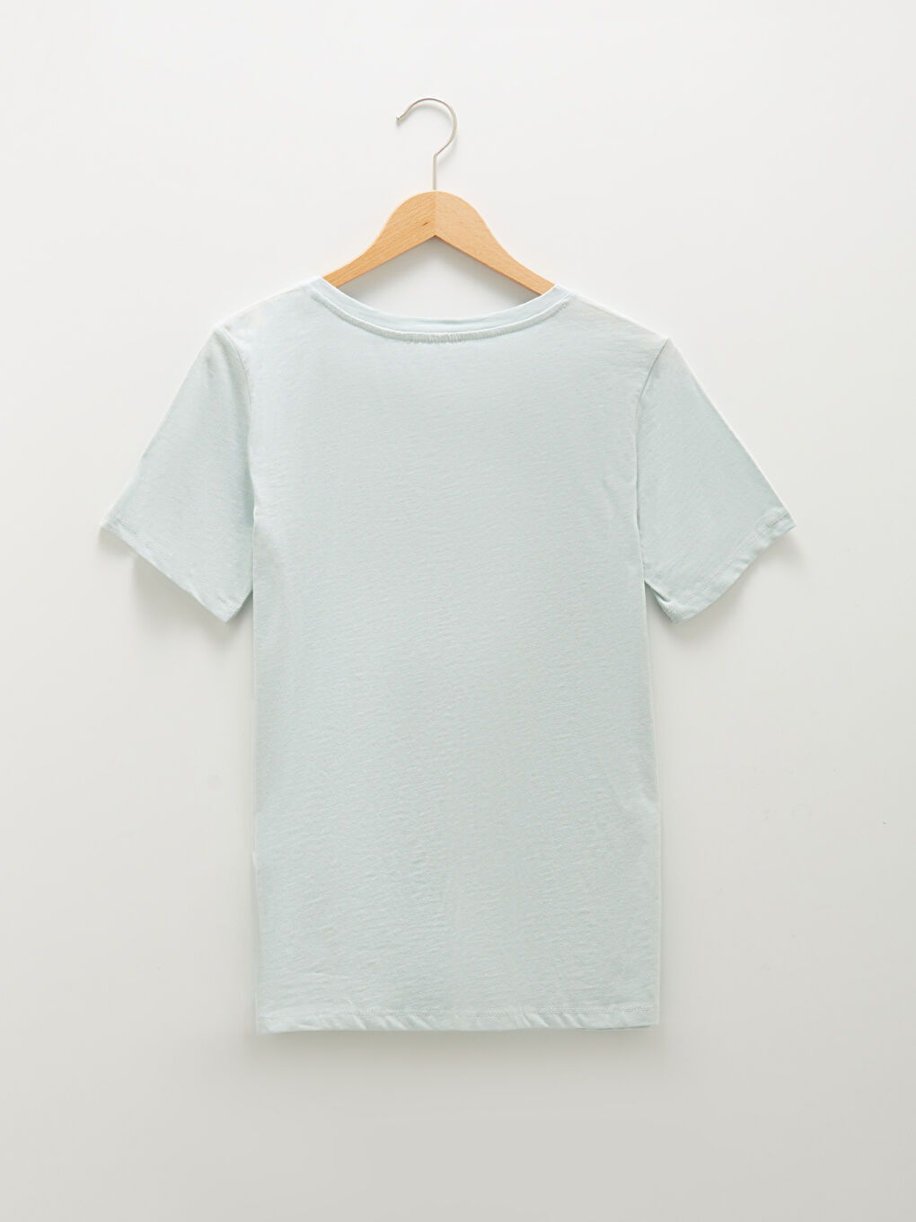 تيشيرت نسائي قطن بقصة مستقيمة وفتحة رقبة على شكل حرف V وكم قصير-6